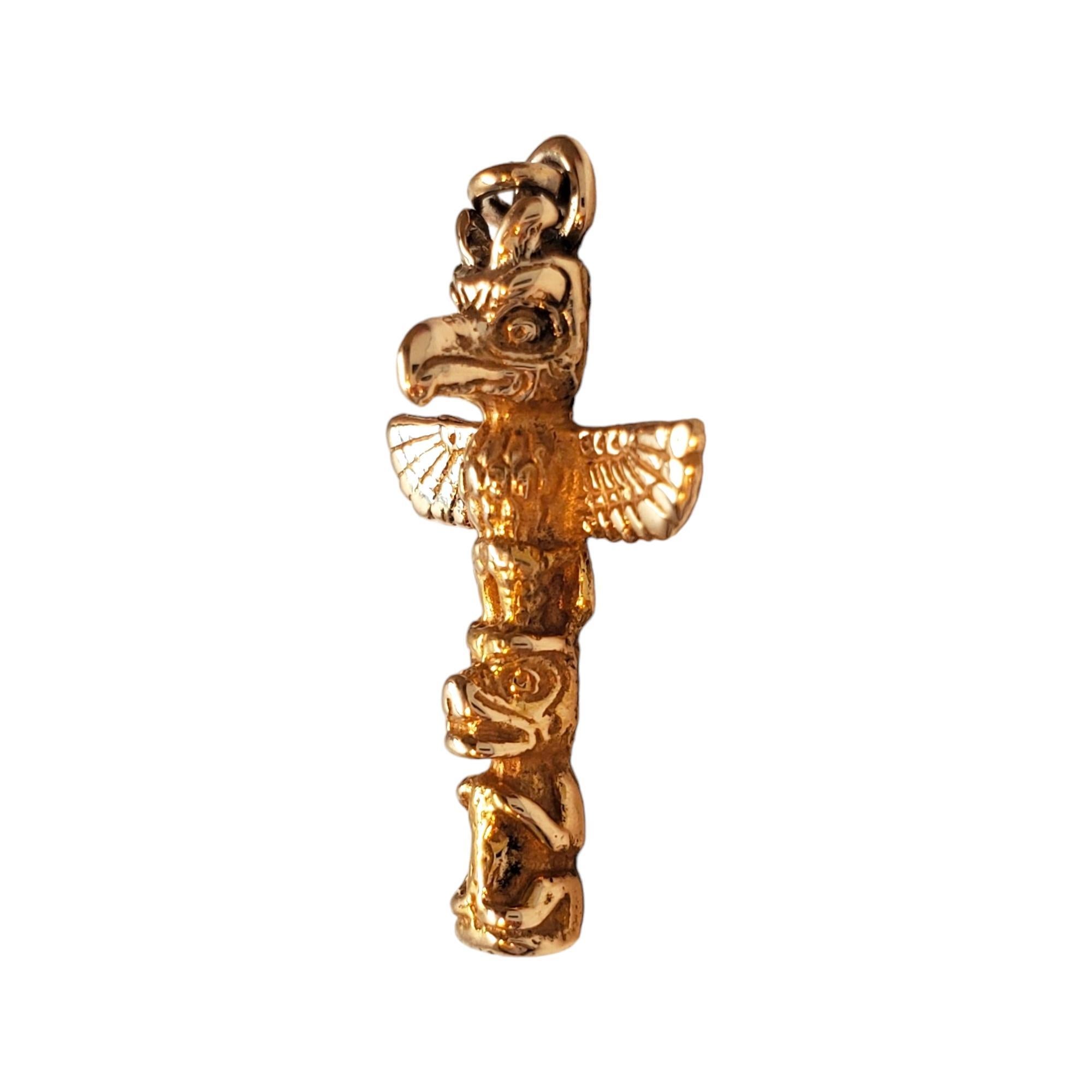 10K Yellow Gold Totem Pole Charm Pendant #18074 In Good Condition For Sale In Washington Depot, CT