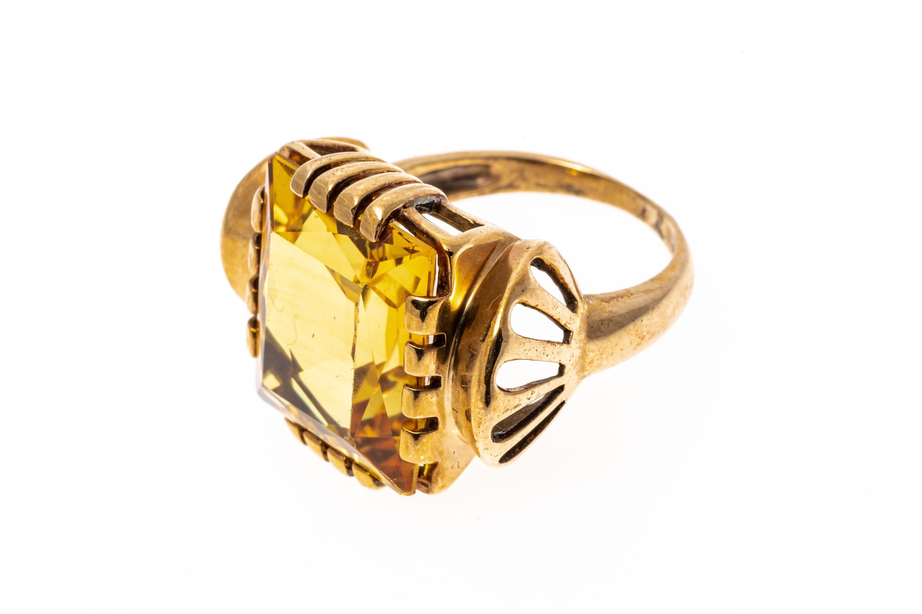 Bague vintage en or jaune 10 carats avec saphir jaune synthétique de style des années 1950 en vente 2