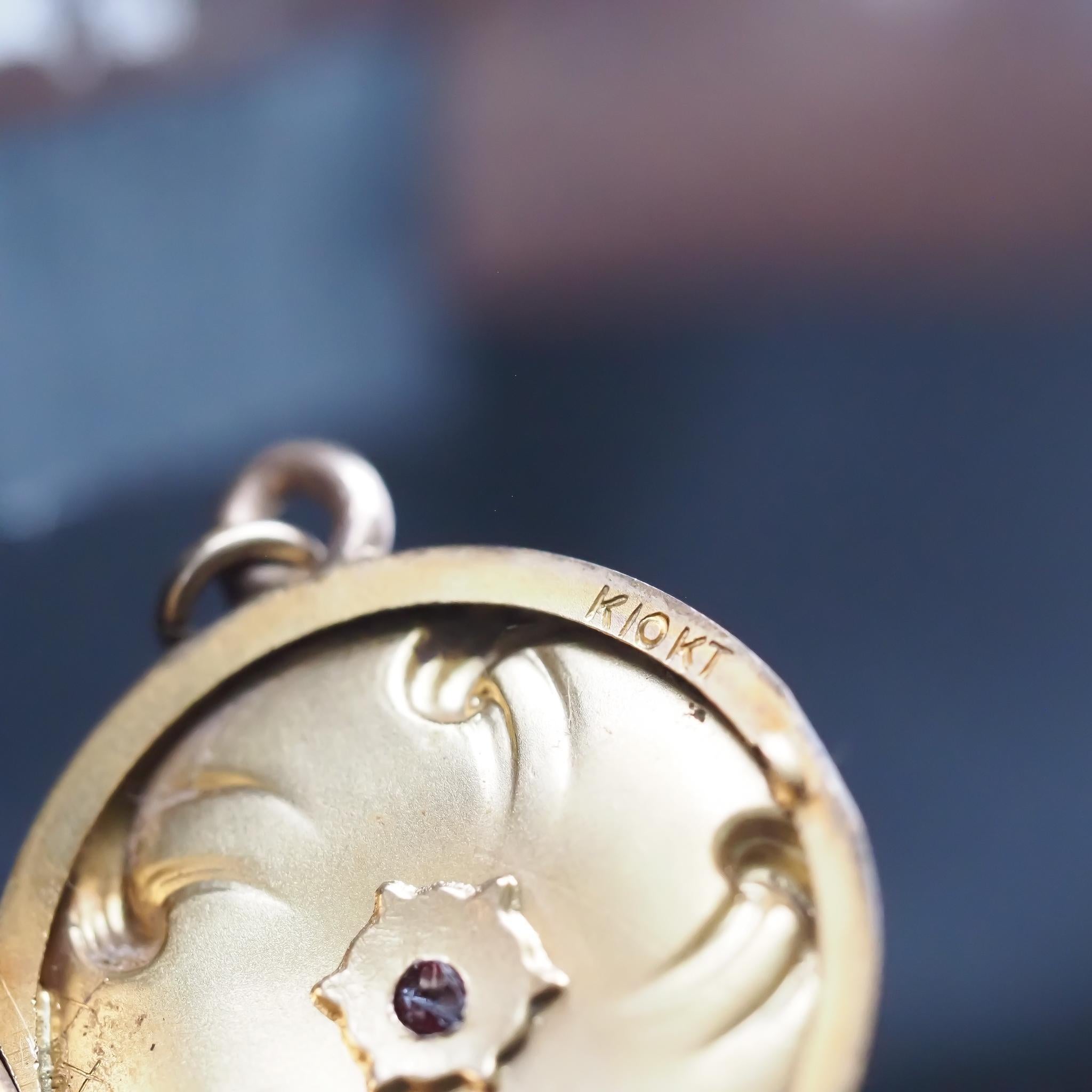 Medaglione d'epoca in oro giallo 10k con incisione 1907 e pietra rossa in vendita 3