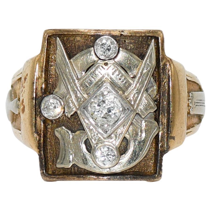 10k Yellow Gold Vintage Masonic Ring, 9.7gr, .20tdw For Sale