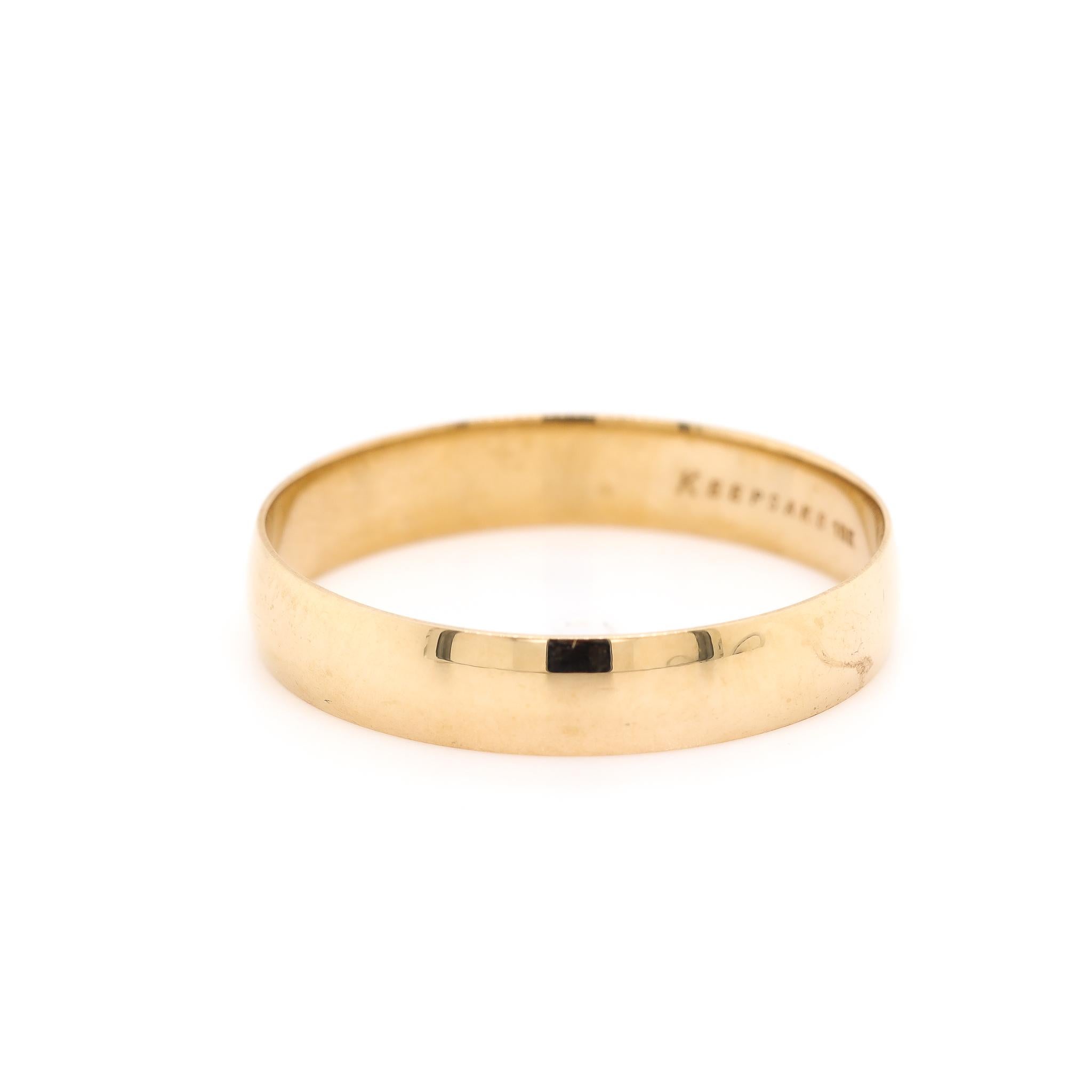 10K Yellow Gold Wedding Band In Excellent Condition In Houston, TX