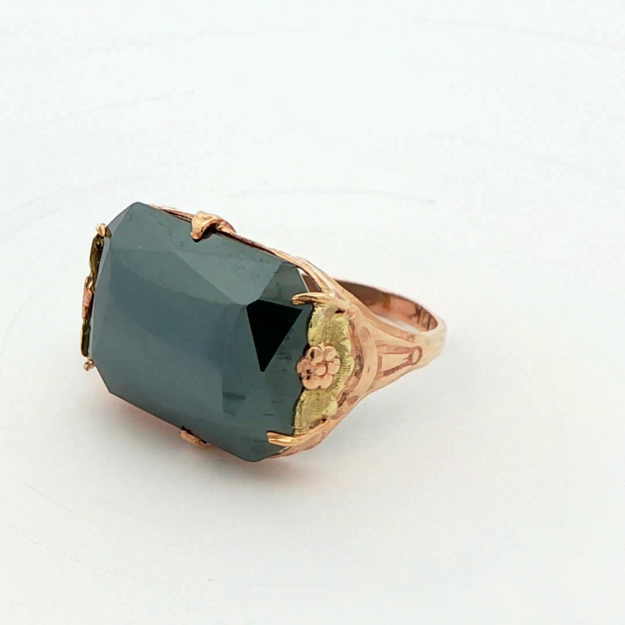 Anillo de oro amarillo + verde de 10 quilates con hematites naturales años 20 Art Déco Art Decó en venta