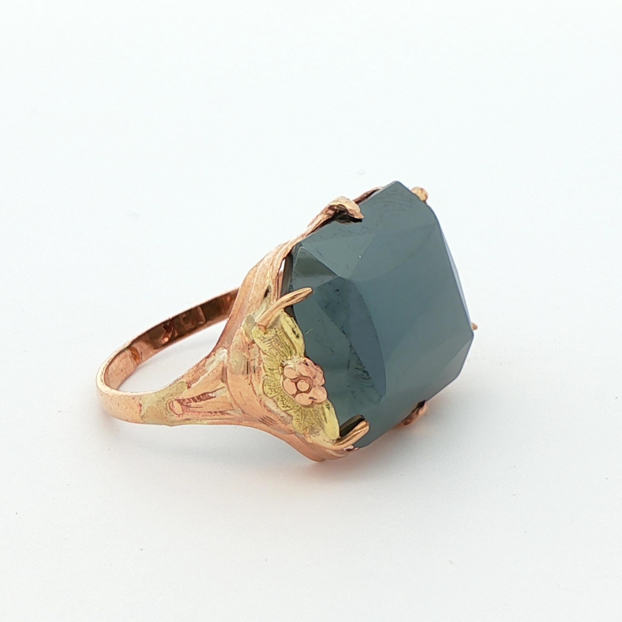 Anillo de oro amarillo + verde de 10 quilates con hematites naturales años 20 Art Déco Corte radiante en venta
