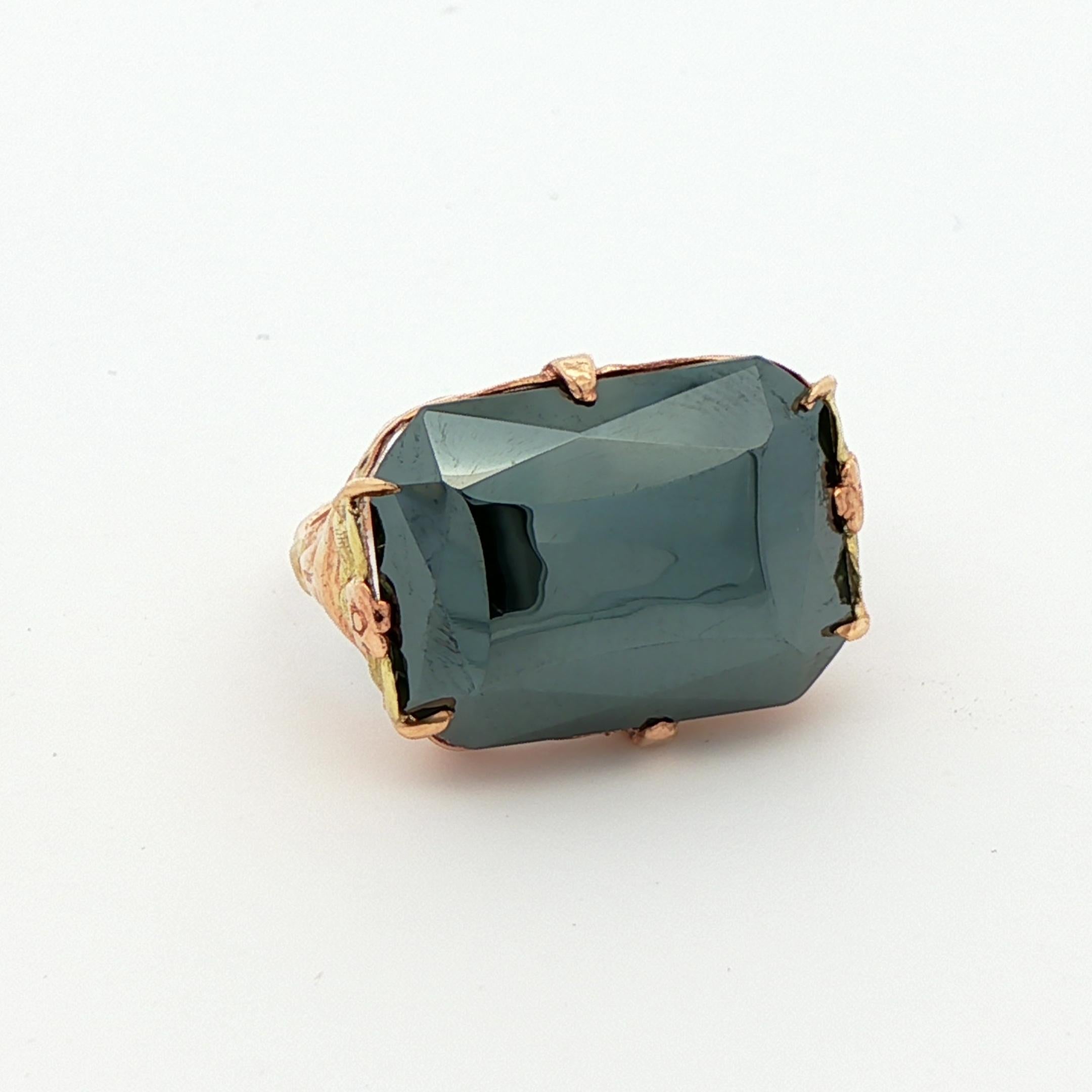 De las mujeres Anillo de oro amarillo + verde de 10 quilates con hematites naturales años 20 Art Déco en venta