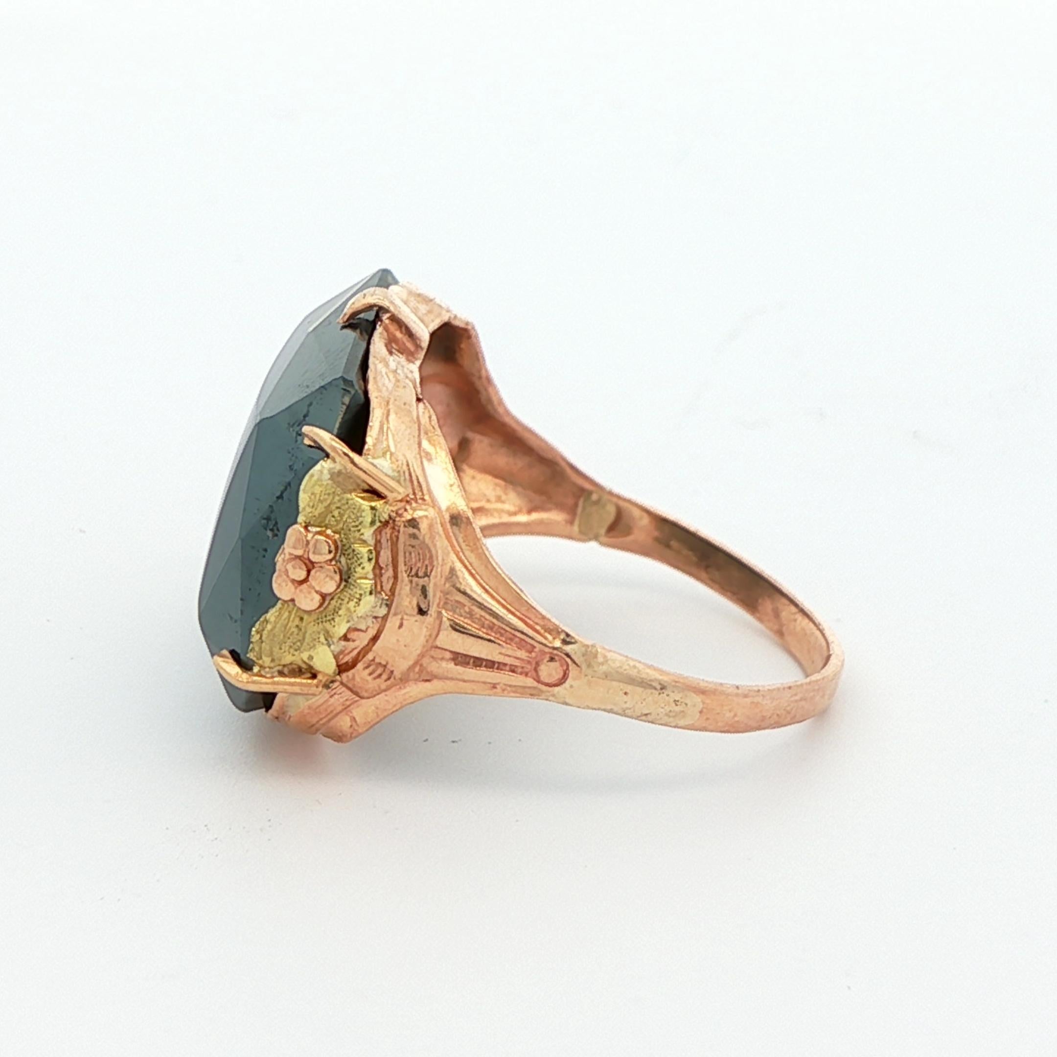 Anillo de oro amarillo + verde de 10 quilates con hematites naturales años 20 Art Déco en venta 1