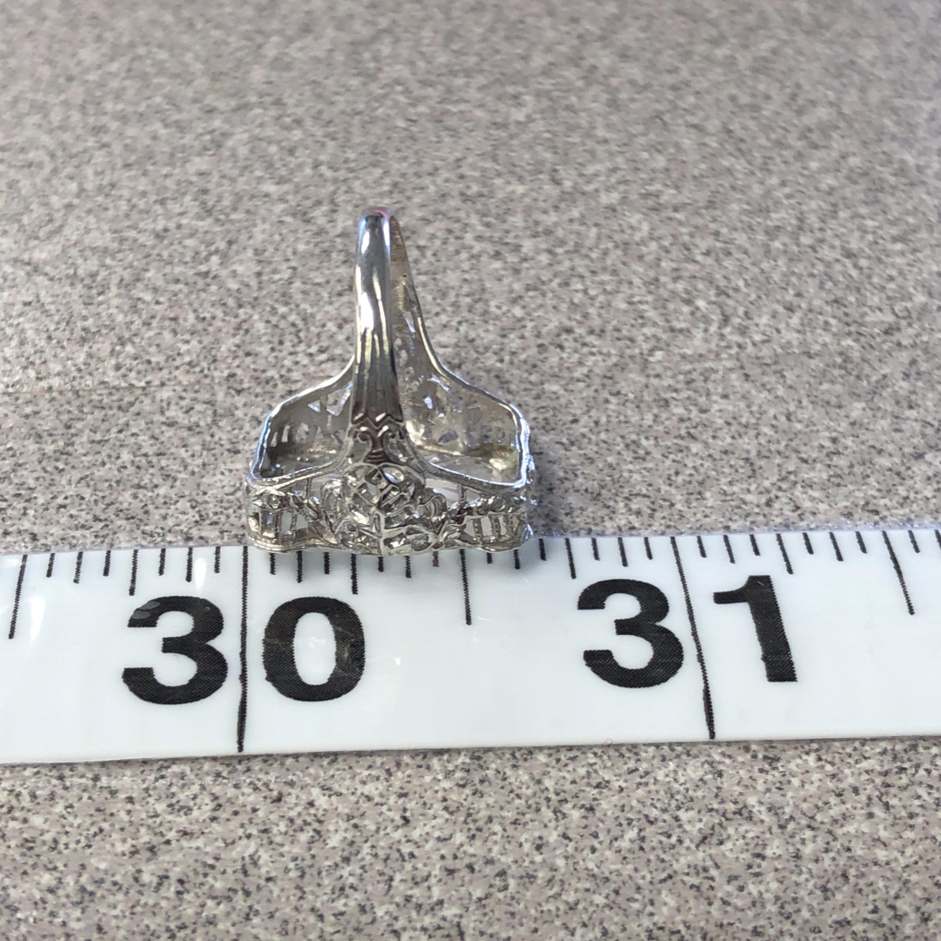 10kt Art Deco Camphor Glass Ring 3