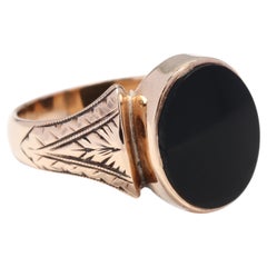 10Kt Gold & Black Onyx Engraved Signet Ring