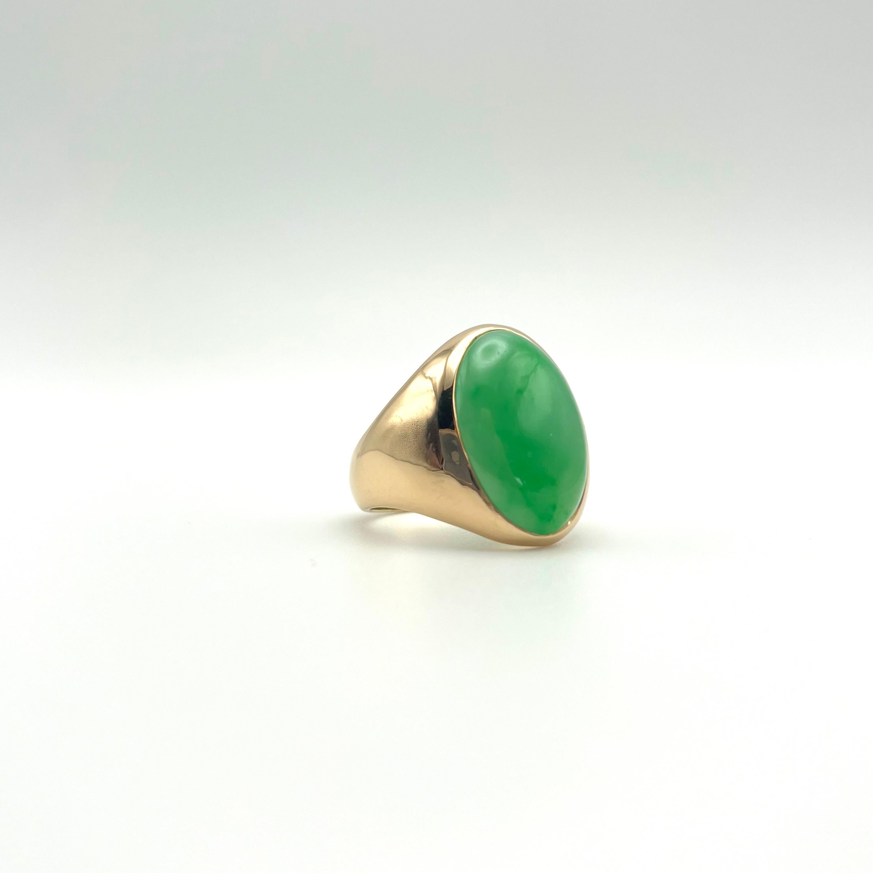 Contemporary 10KT Gold Men's Jade Ring For Sale