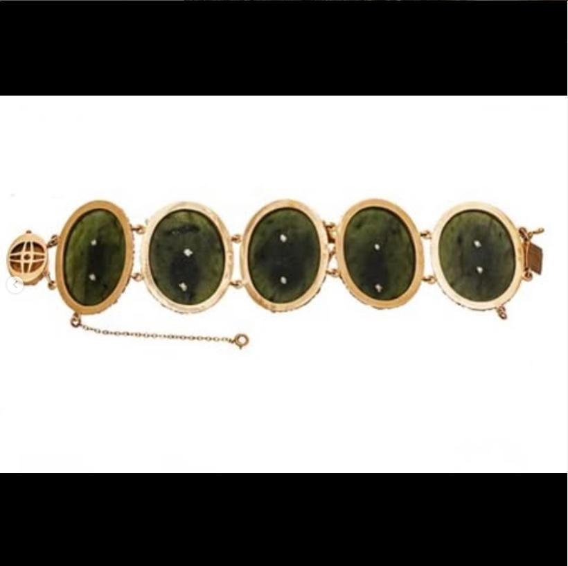 10kt Jadeite WILDLIFE bracelet For Sale 1