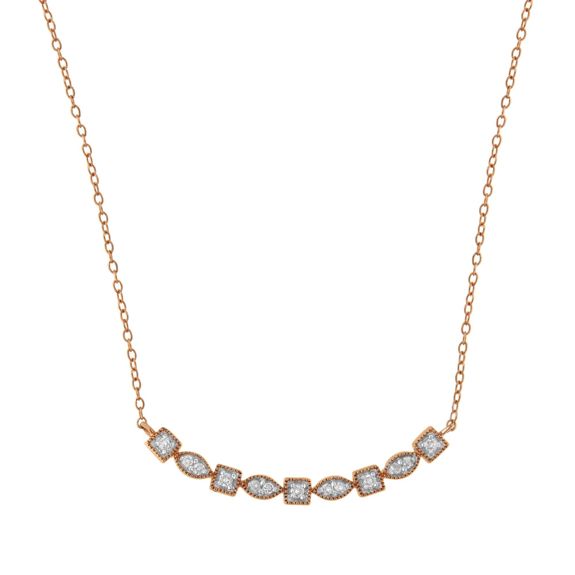 Collar de barra de diamantes que presenta un diseño geométrico con una hilera de elementos en forma de marquesa y cuadrado alternados que centran un diamante. El encantador diseño tiene abalorios milgrain que le dan un toque vintage. Fabricado en