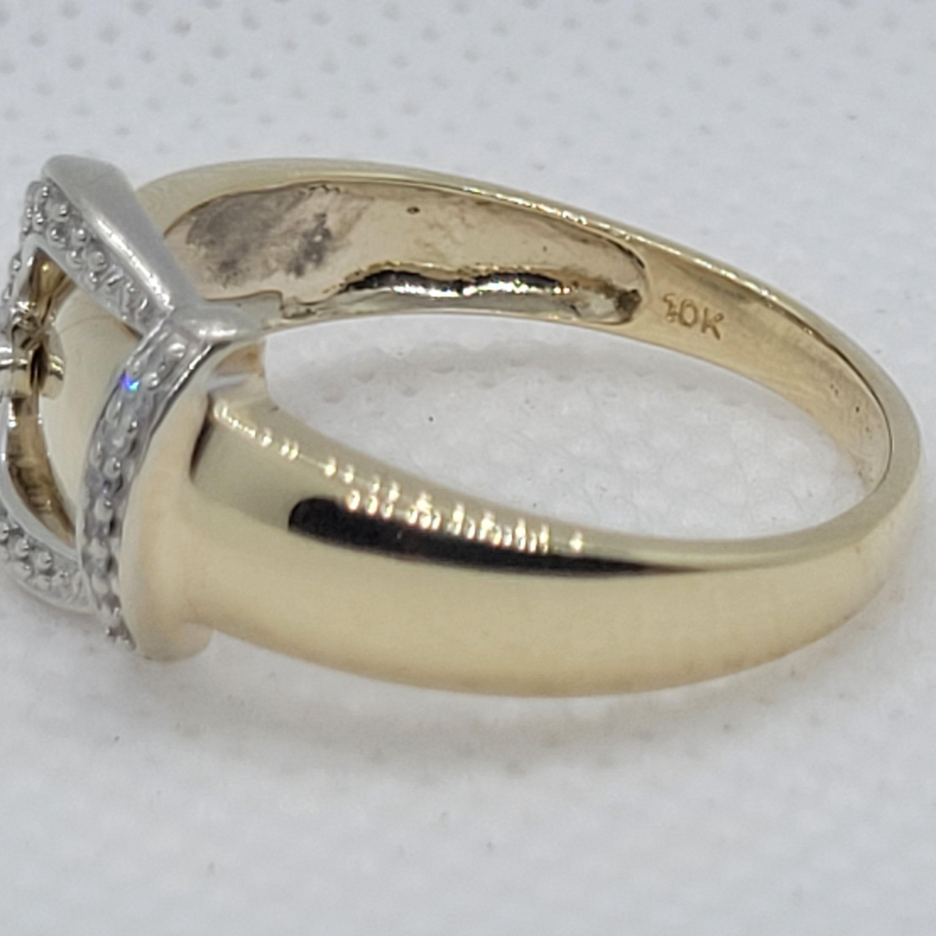 10kt Two-Tone Buckle Design Diamond Ring, 25 Diamonds, Appx .25cttw In Good Condition For Sale In Rancho Santa Fe, CA