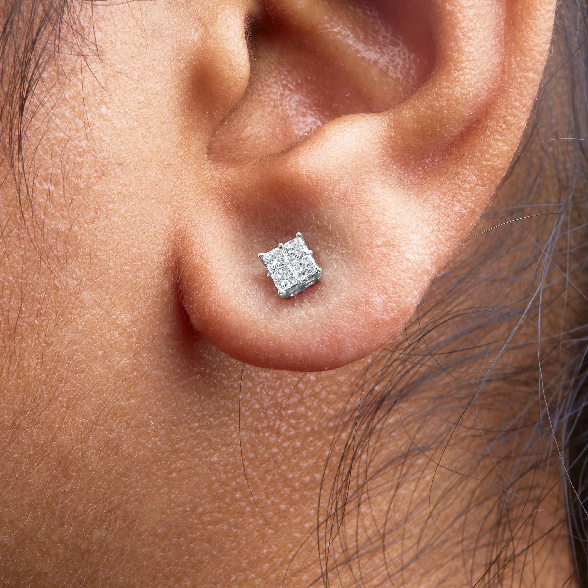 Orecchino con perno composito in oro bianco 10KT con diamante da 1/4 cttw In condizioni Nuovo in vendita a New York, NY