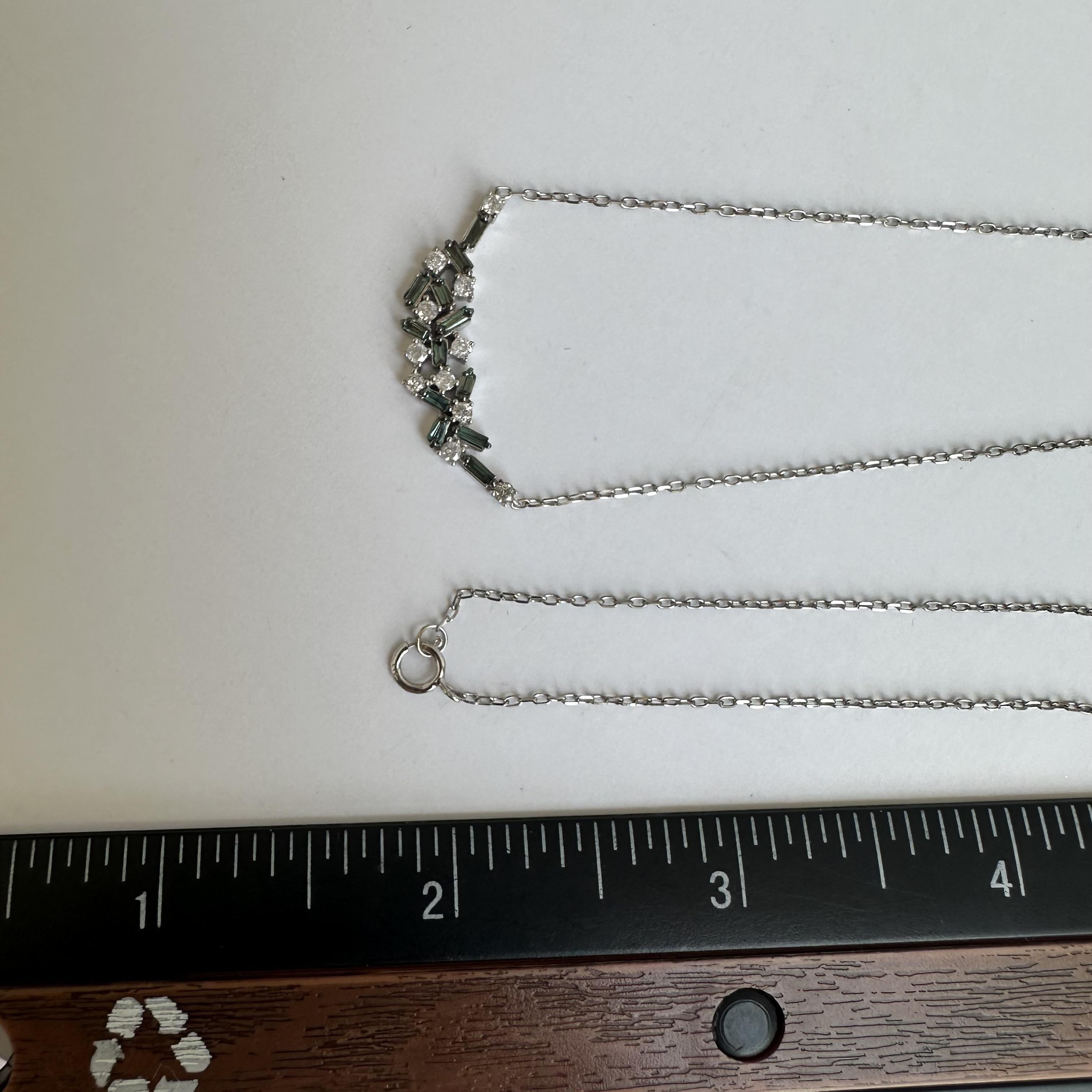 Donna Collana a barre con diamanti bianchi e blu in oro bianco 10kt - 0,50ctw, 18