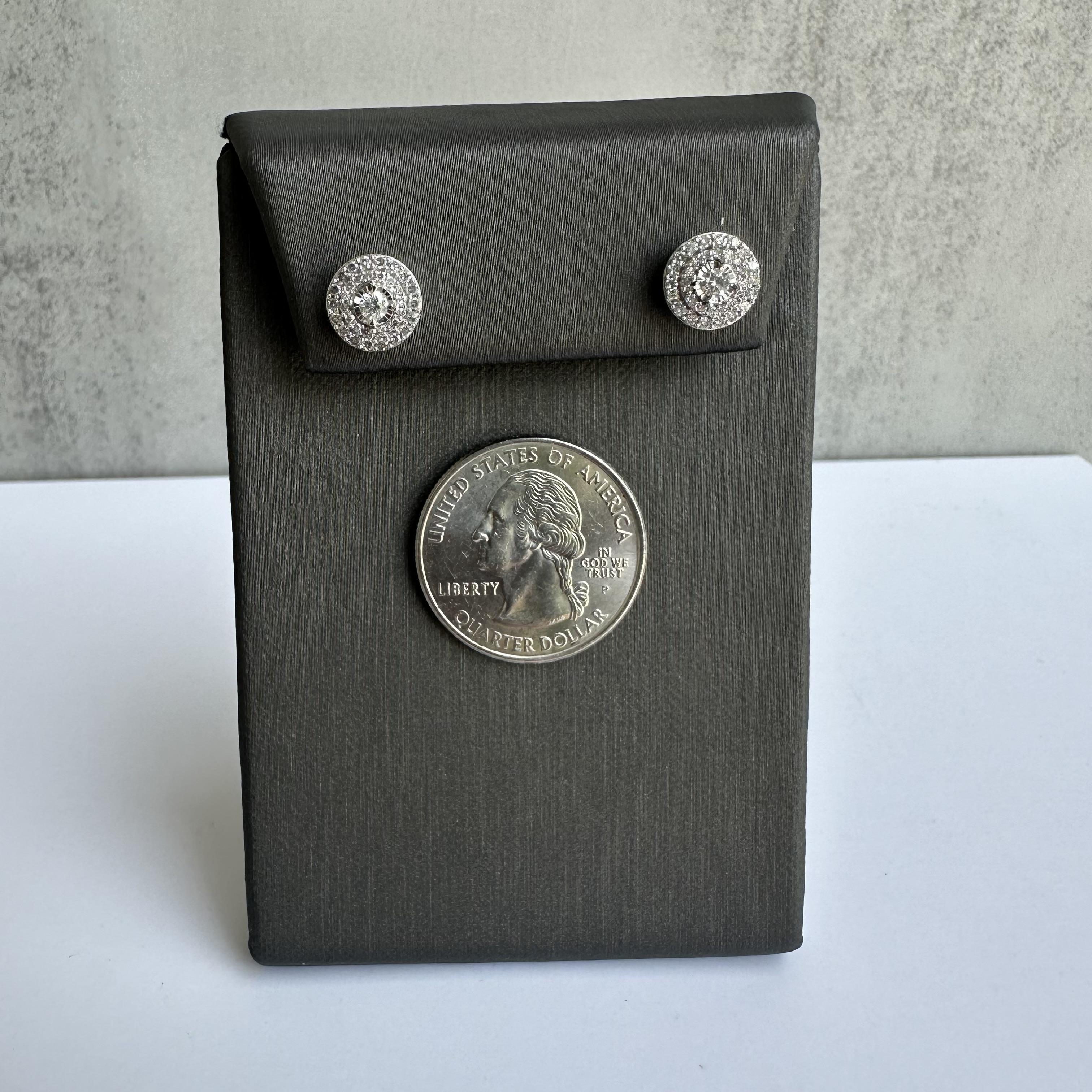 Pendientes de oro blanco de 10 quilates con halo de diamantes - 0.50ctw GH SI2-I1 Diamantes, Nuevo en Nuevo estado para la venta en West Hempstead, NY