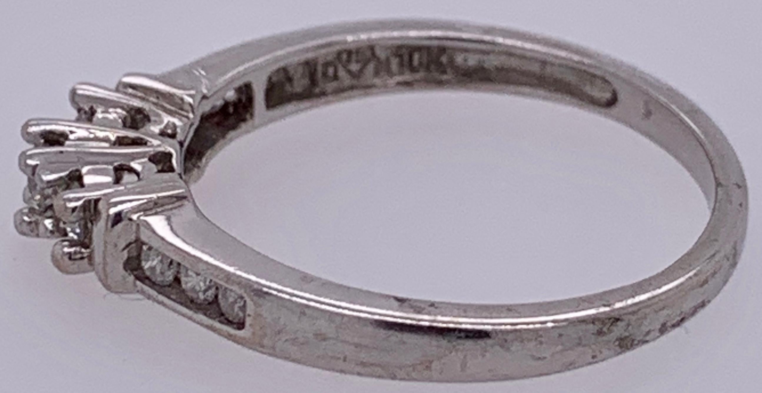 weight of ring in grams