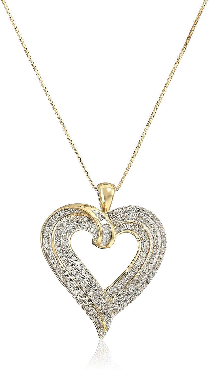 Modern 10 Karat Yellow Gold 1/2 Carat Baguette and Round Diamond Heart Pendant Necklace For Sale