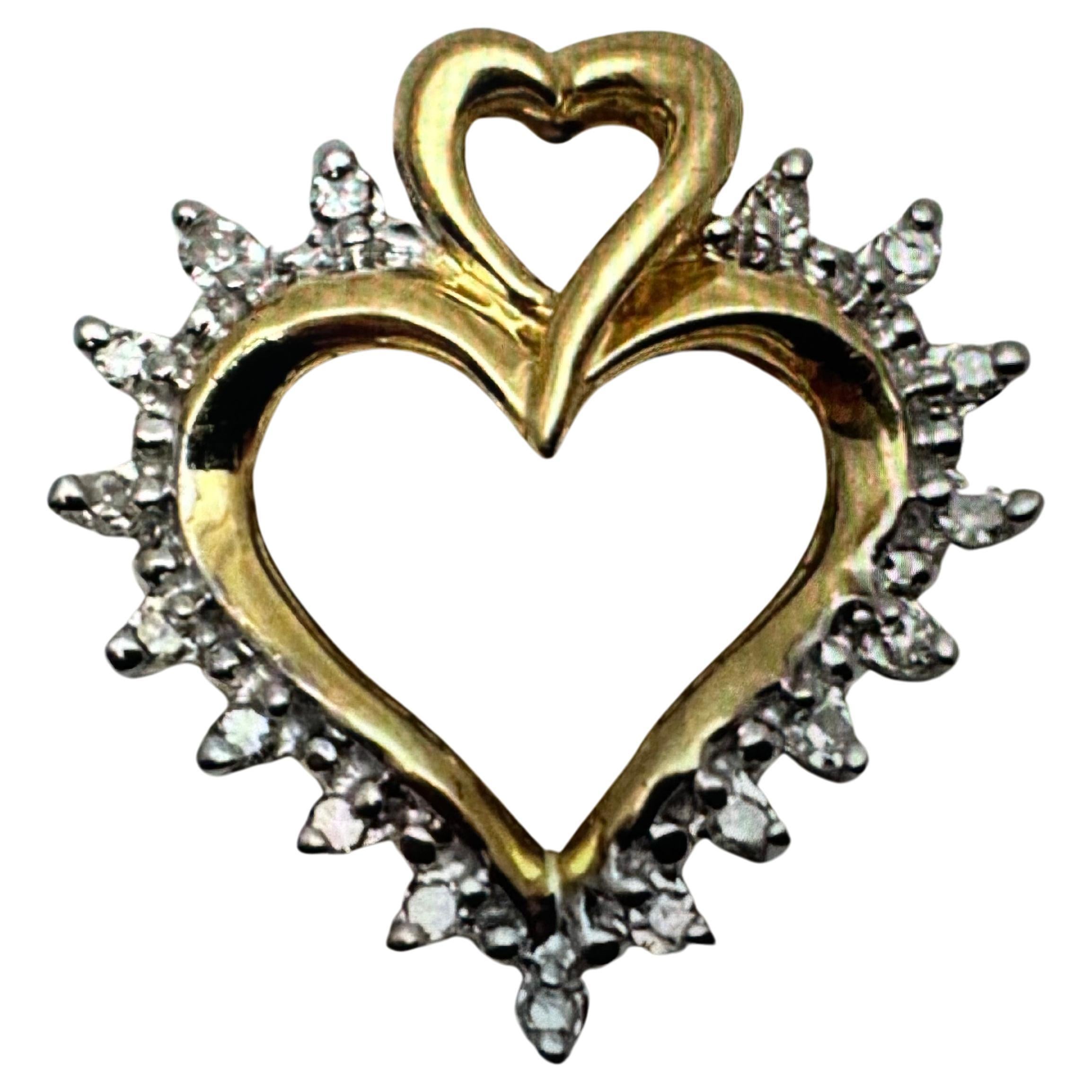 Pendentif en or jaune 10kt Diamond 5/8" Heart 