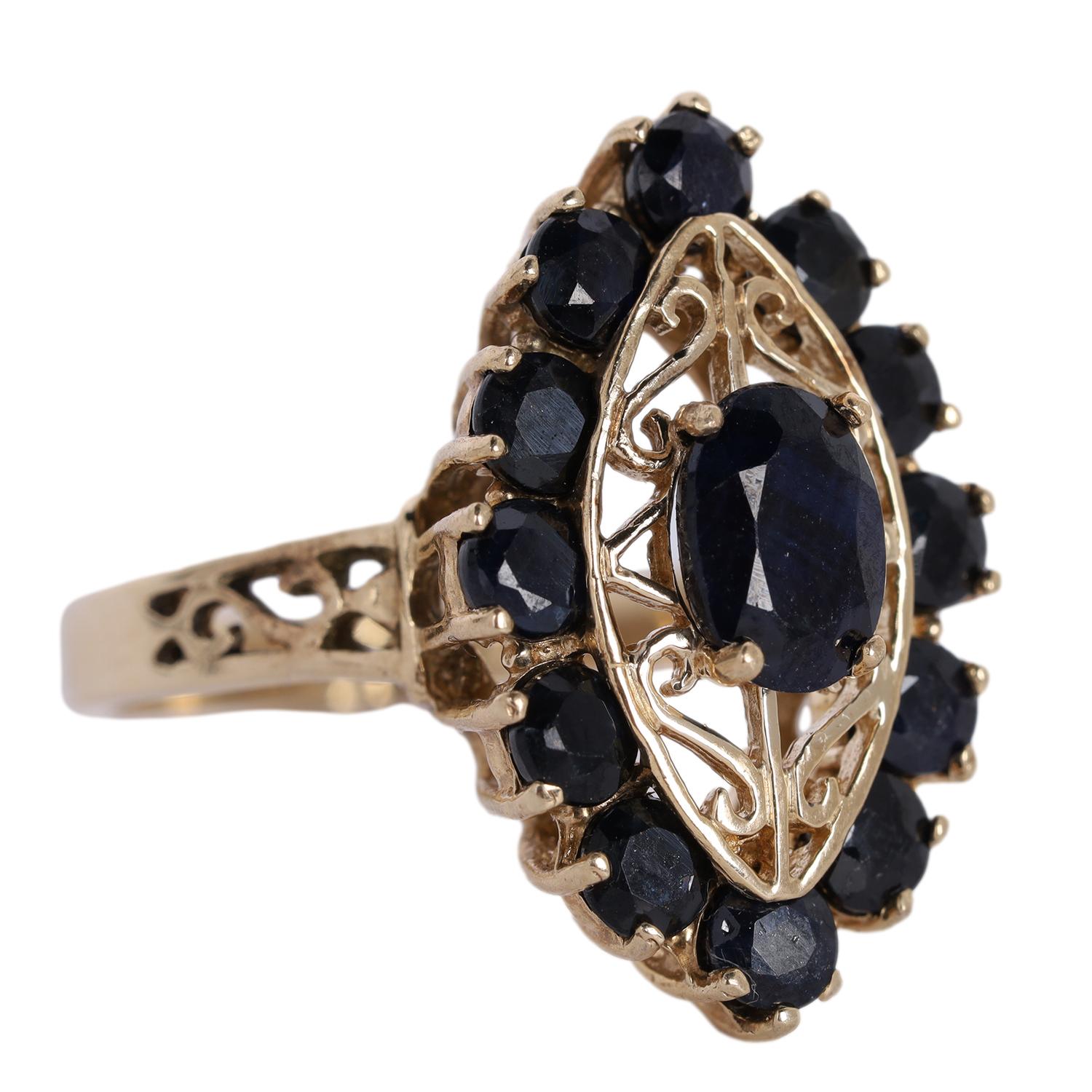 Oval Cut 10Kt Yellow Gold Natural Sapphire Filigree Style Ring Size 7.25 For Sale