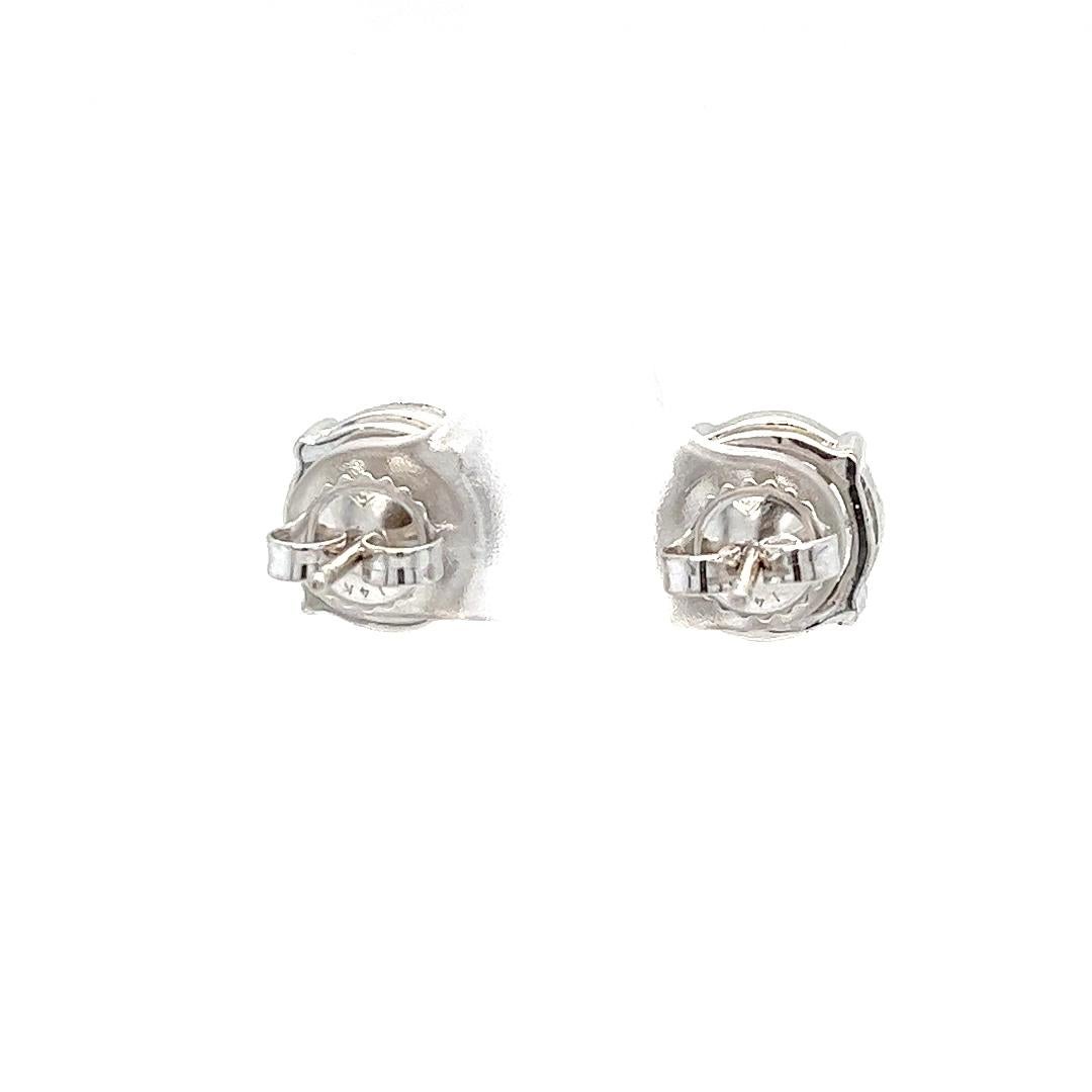 10mm Diamond Cluster Stud Earrings In Good Condition For Sale In Coral Gables, FL