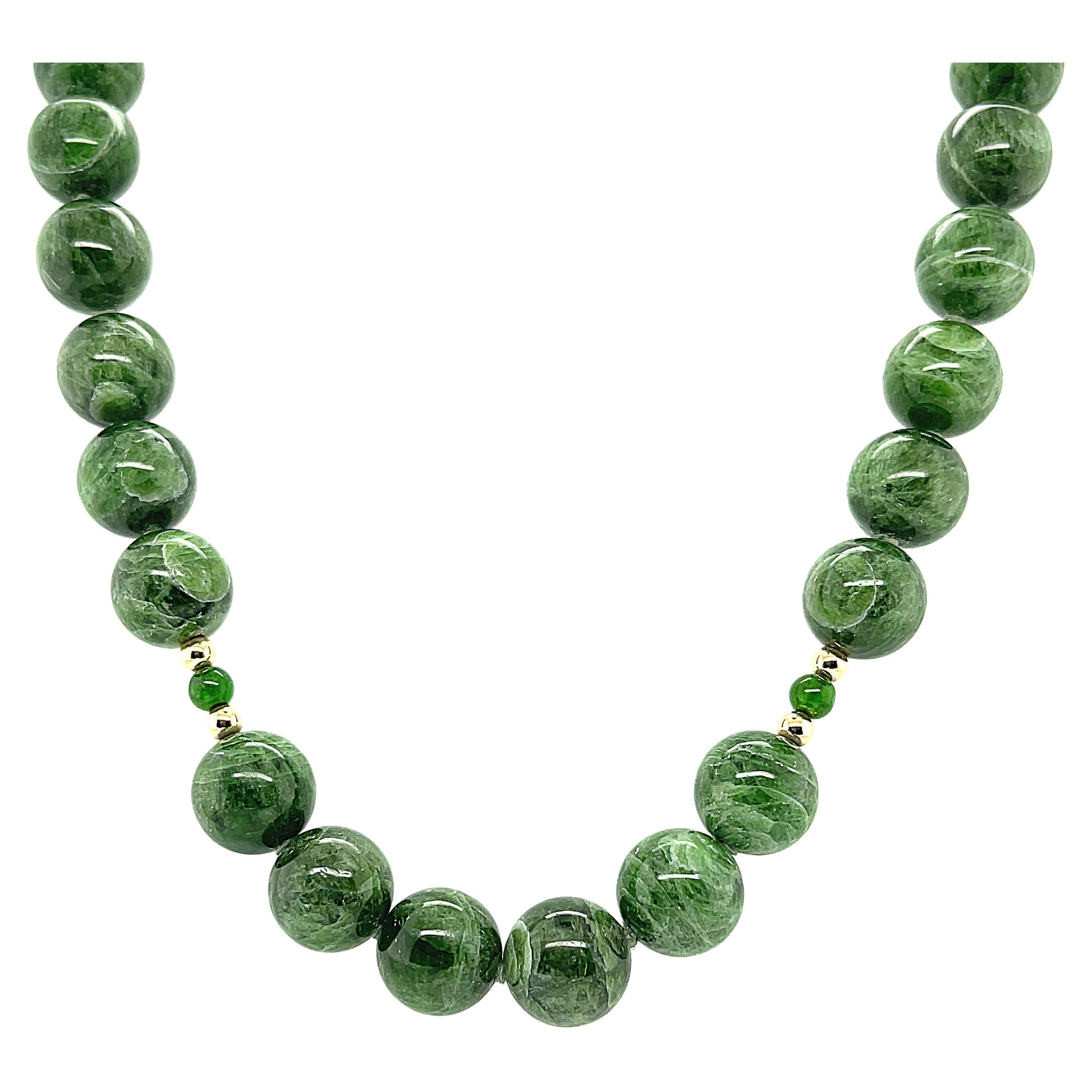 10mm Variegated Chrome Diopside Beaded Necklace with Yellow Gold Accents For Sale