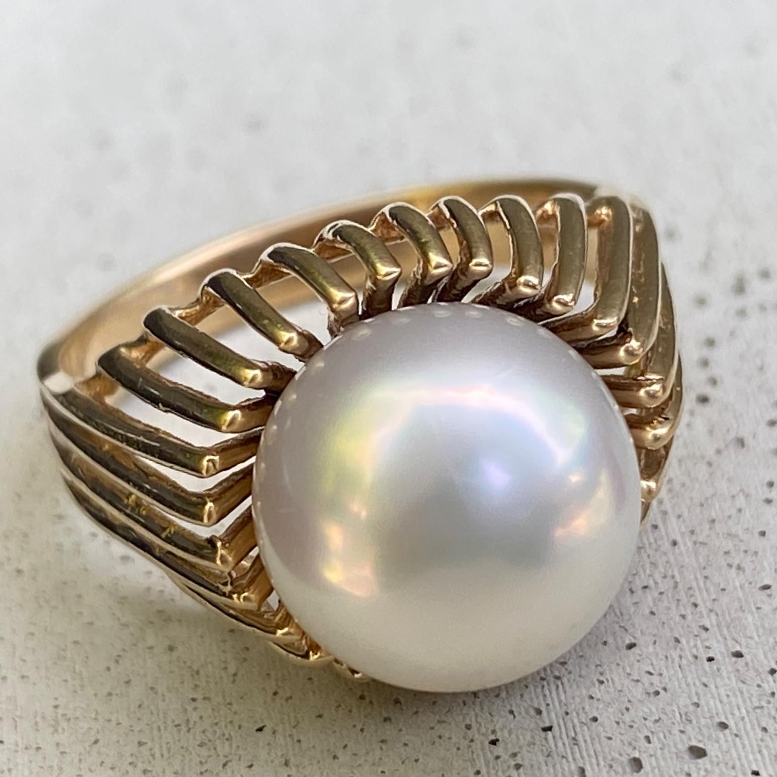 South Sea Pearl Cocktail Ring with Raised Cage Setting in Yellow Gold In Good Condition In Sherman Oaks, CA