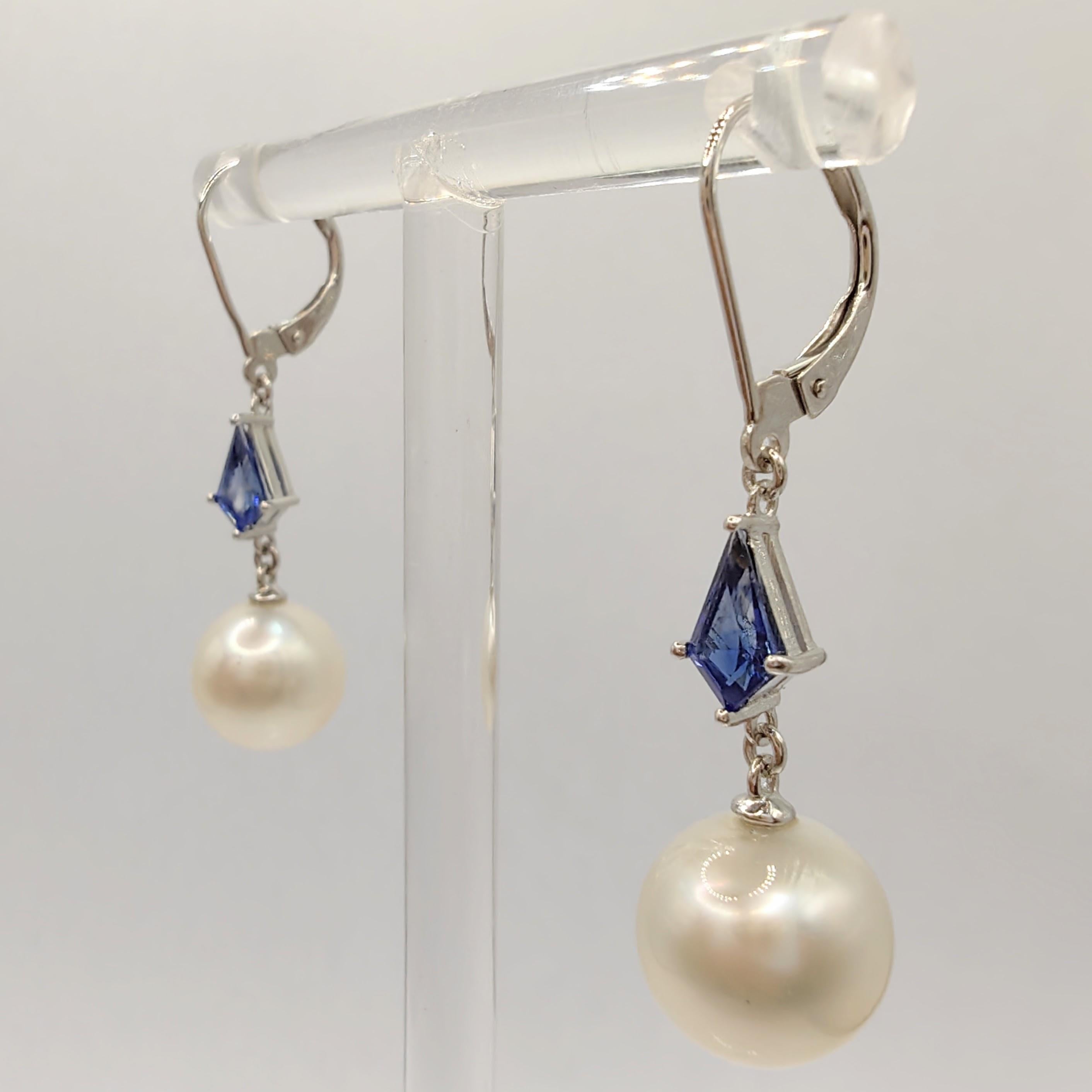 Contemporary 10mm Natural Pearl & Kite Cut Blue Sapphire Dangling Earrings in 18K White Gold For Sale