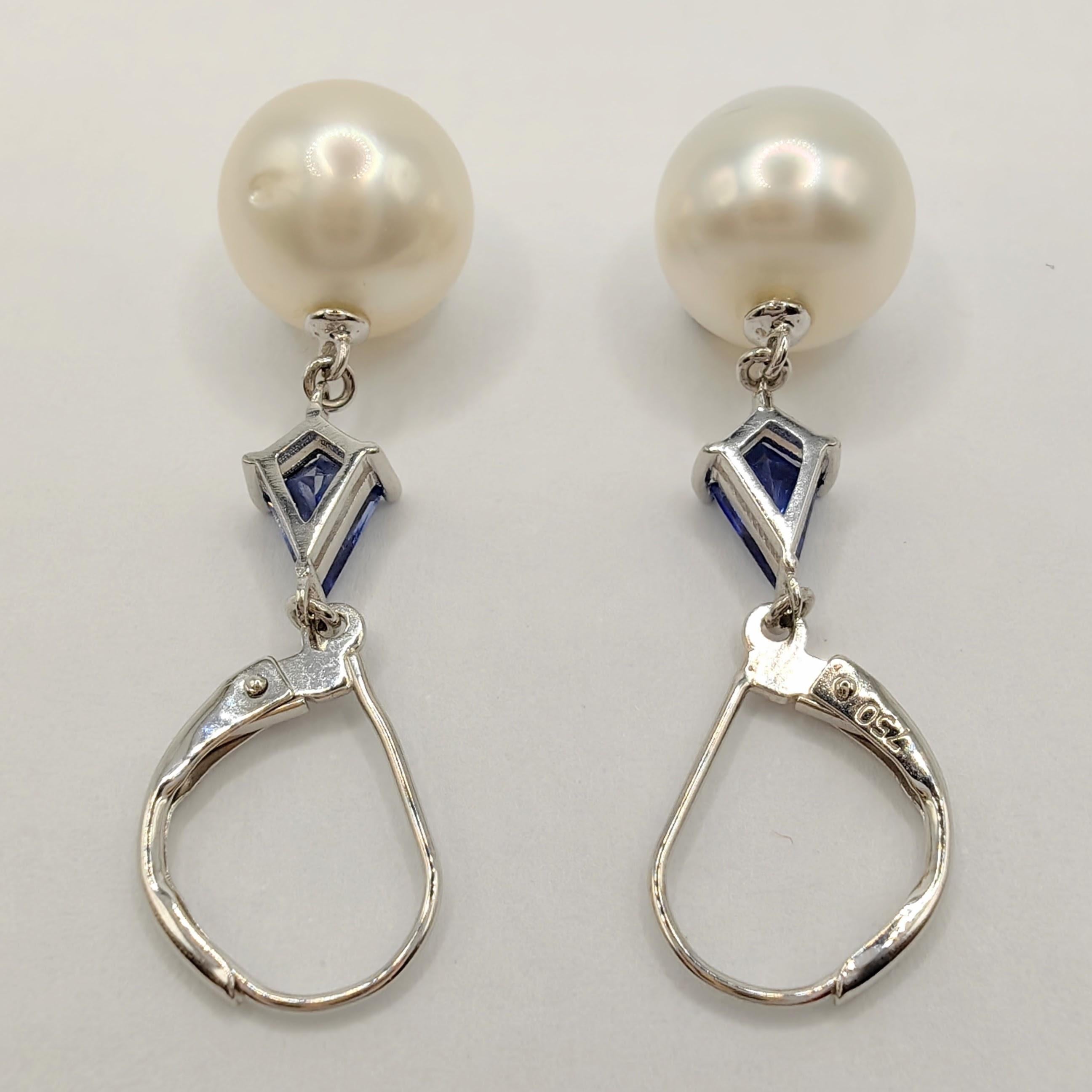 10mm Natural Pearl & Kite Cut Blue Sapphire Dangling Earrings in 18K White Gold For Sale 1