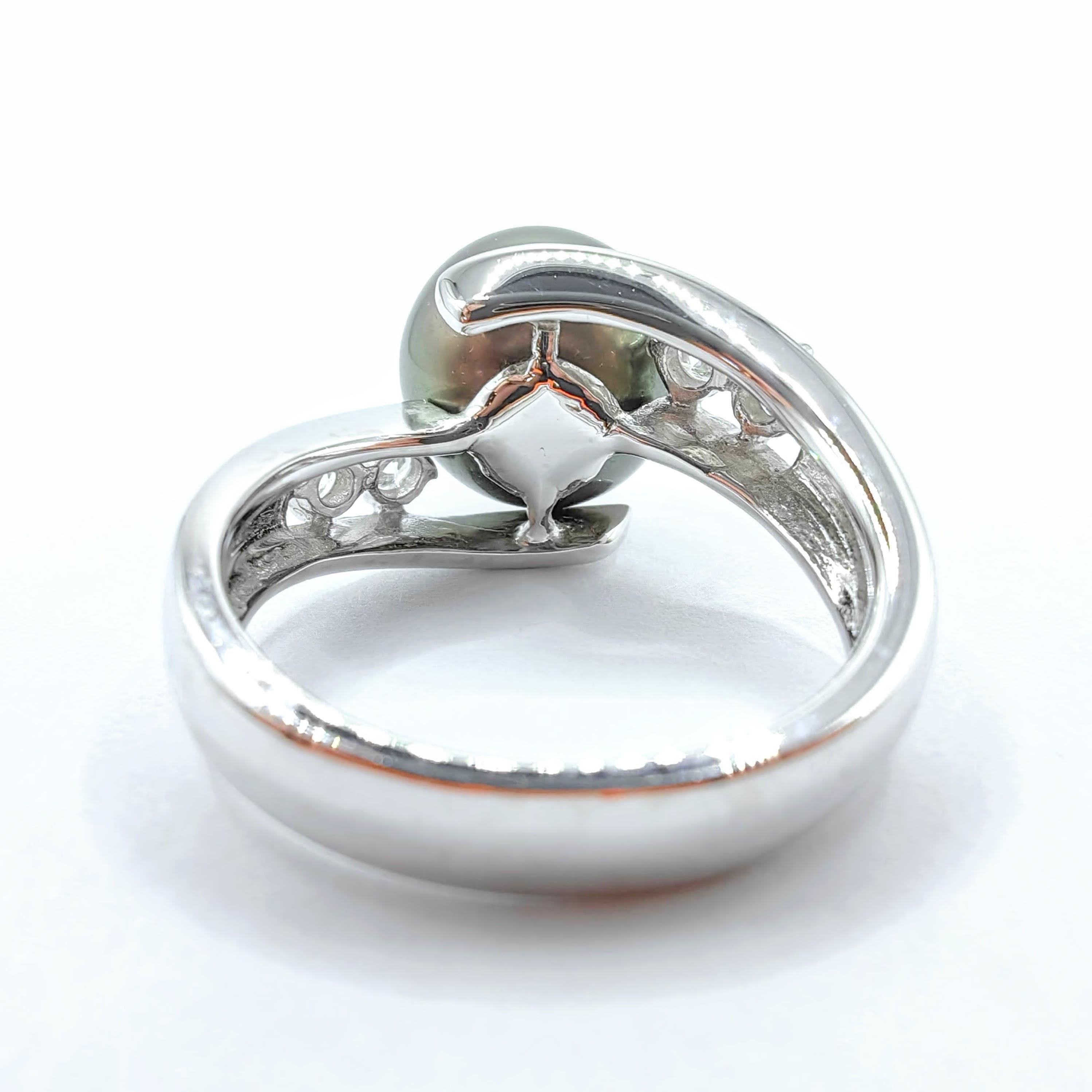 Anillo de perla negra de Tahití de 10 mm y diamante natural talla redonda en oro blanco de 18k Corte redondo en venta
