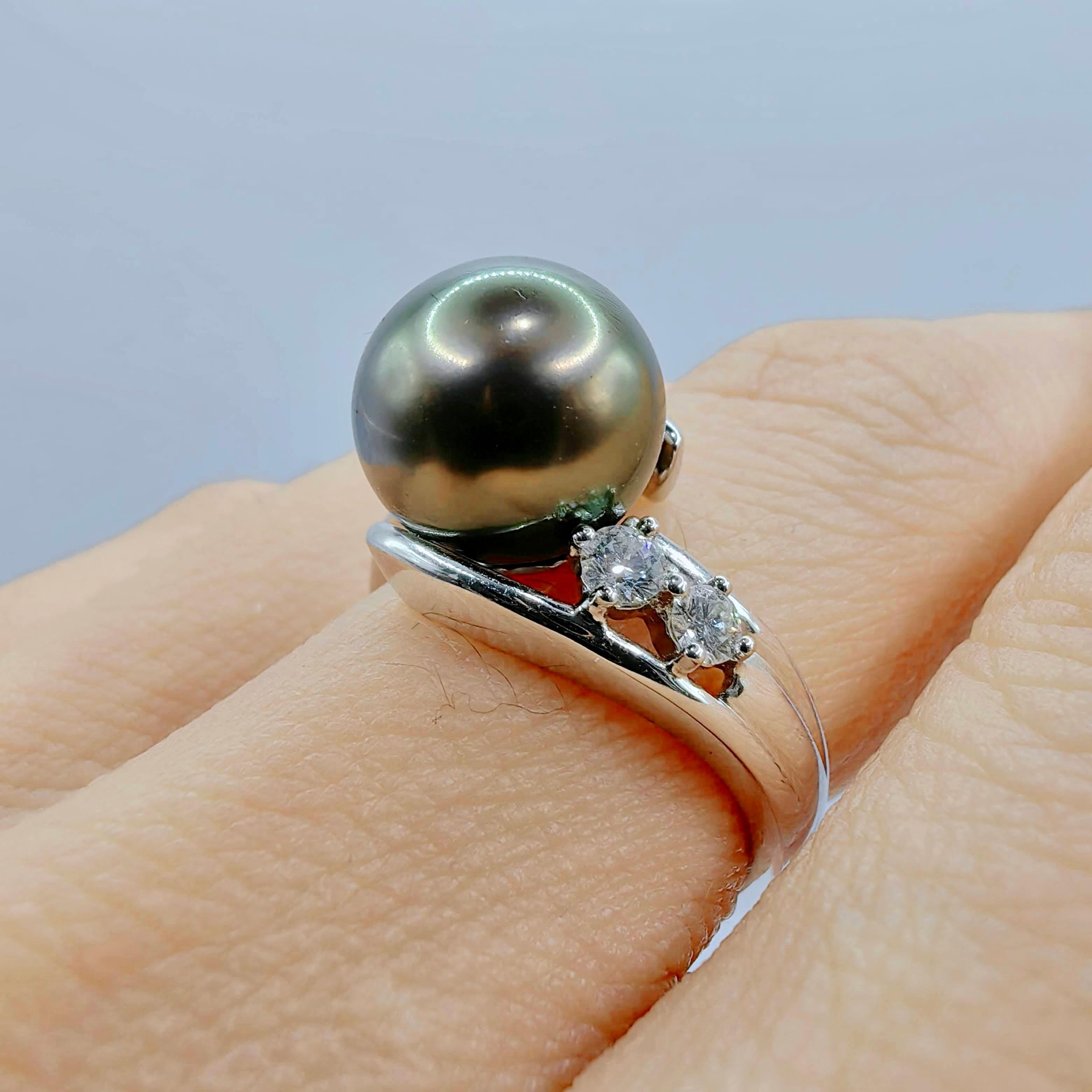 Anillo de perla negra de Tahití de 10 mm y diamante natural talla redonda en oro blanco de 18k en venta 1