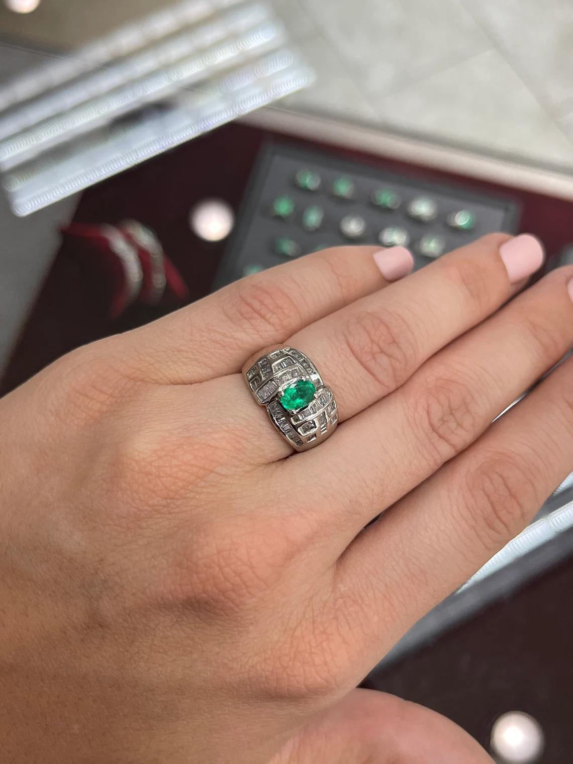Modern 1.0tcw 18K Colombian Emerald-Oval Cut & Diamond Baguette Cocktail Gold Ring For Sale