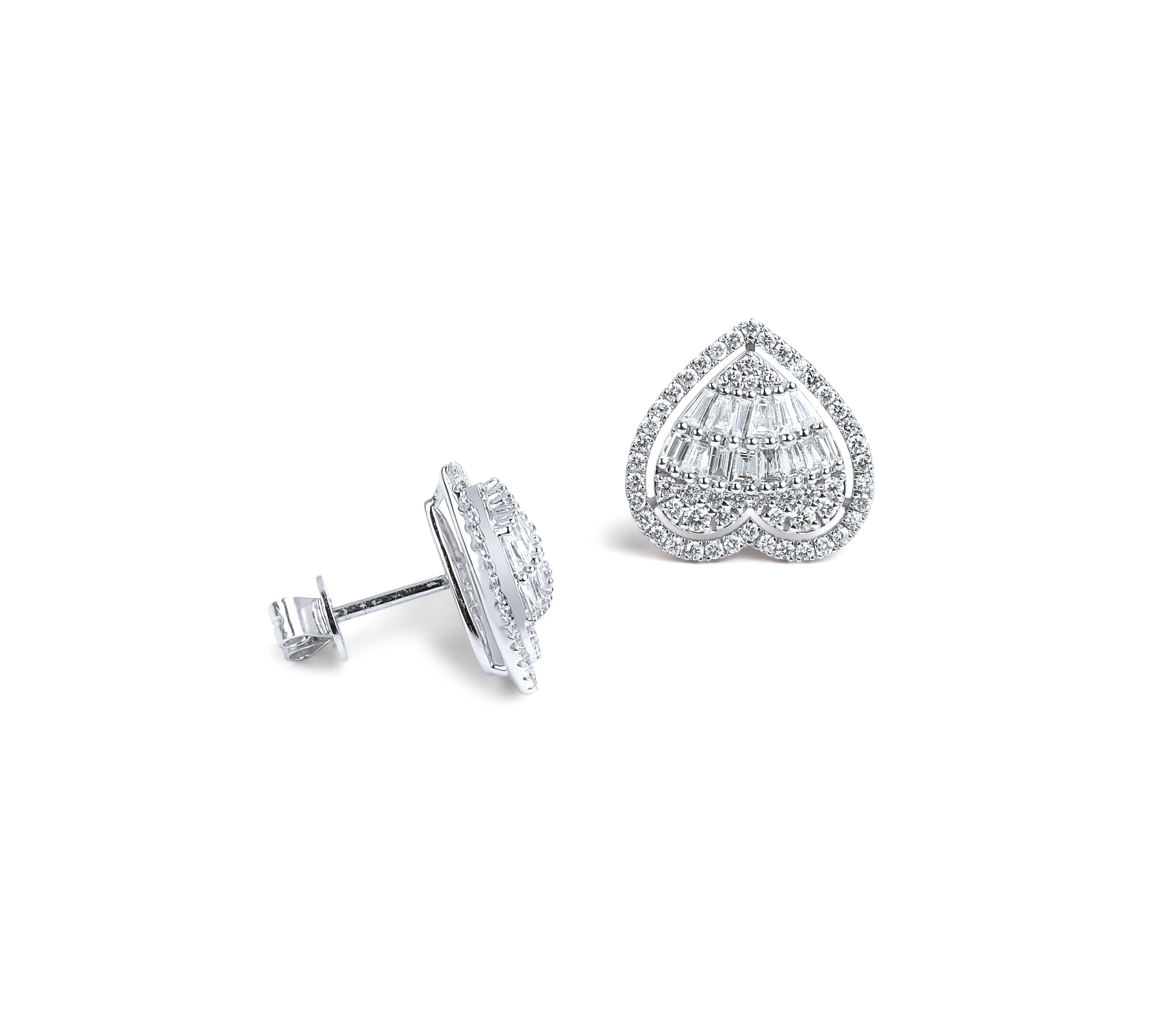 1.0TCW Baguette Diamond Halo Stud Earrings in 18K White Gold — Art Deco Elegance Corte baguette en venta