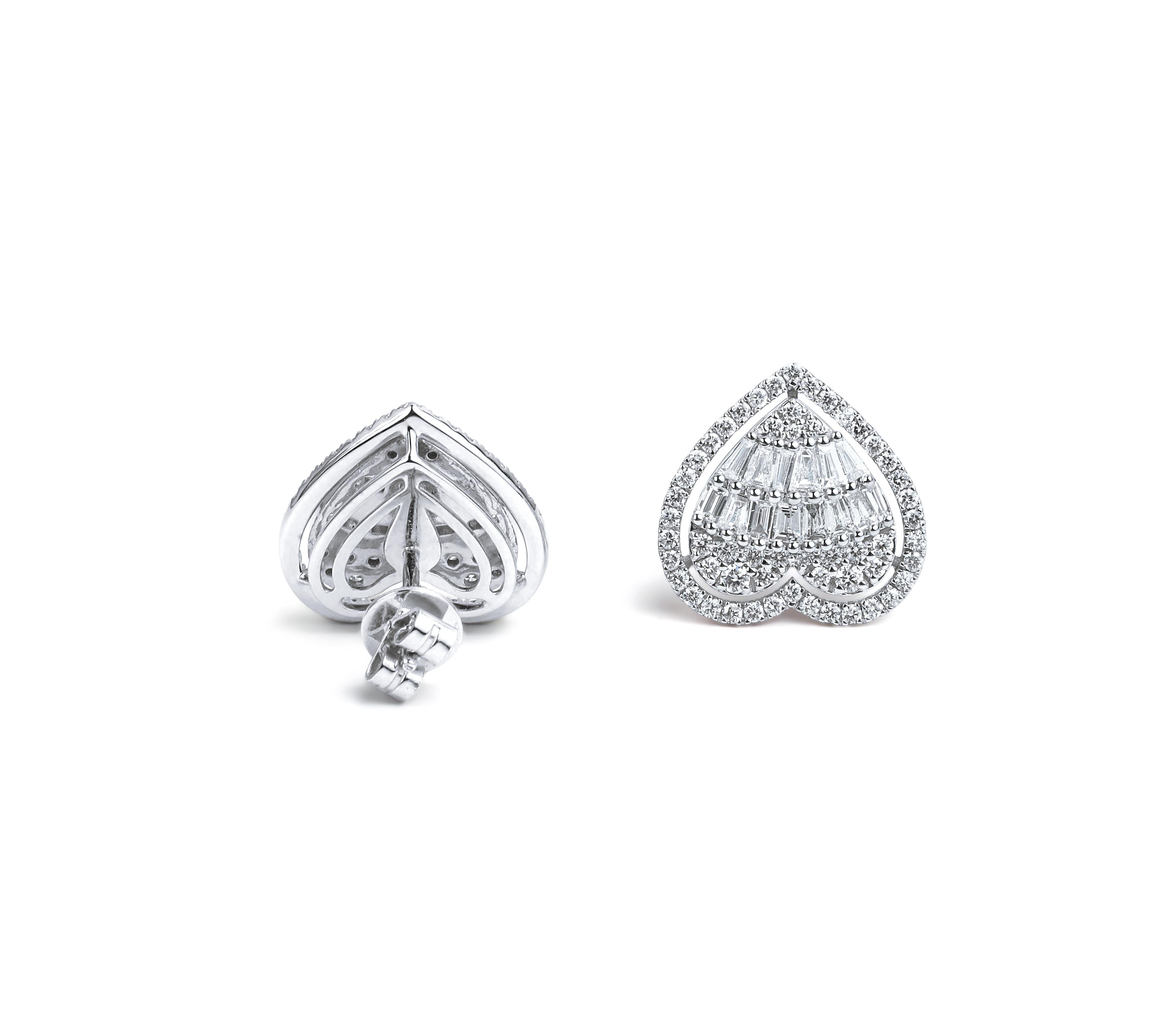 1.0TCW Baguette Diamond Halo Stud Earrings in 18K White Gold — Art Deco Elegance en Nuevo estado para la venta en Jaipur, RJ