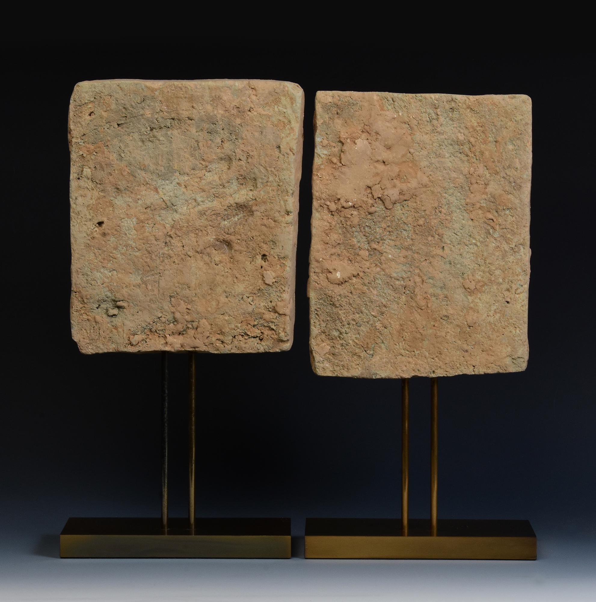 Siglo X - XII, Dinastía Song, Un par de paneles de león de cerámica china antigua en venta 5