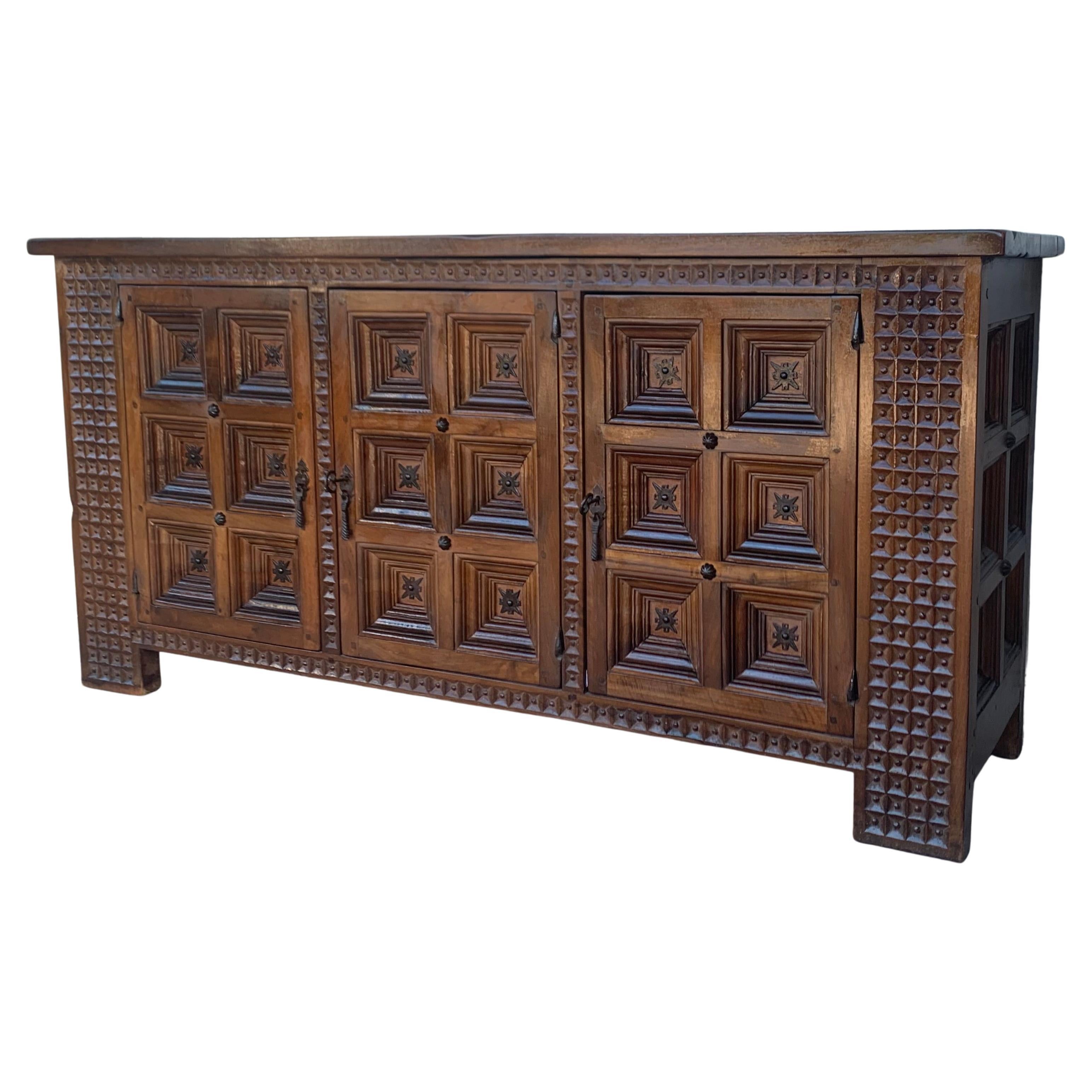 19th Century Large Spanish Gothic Carved Walnut Cabinet with Three Door For Sale