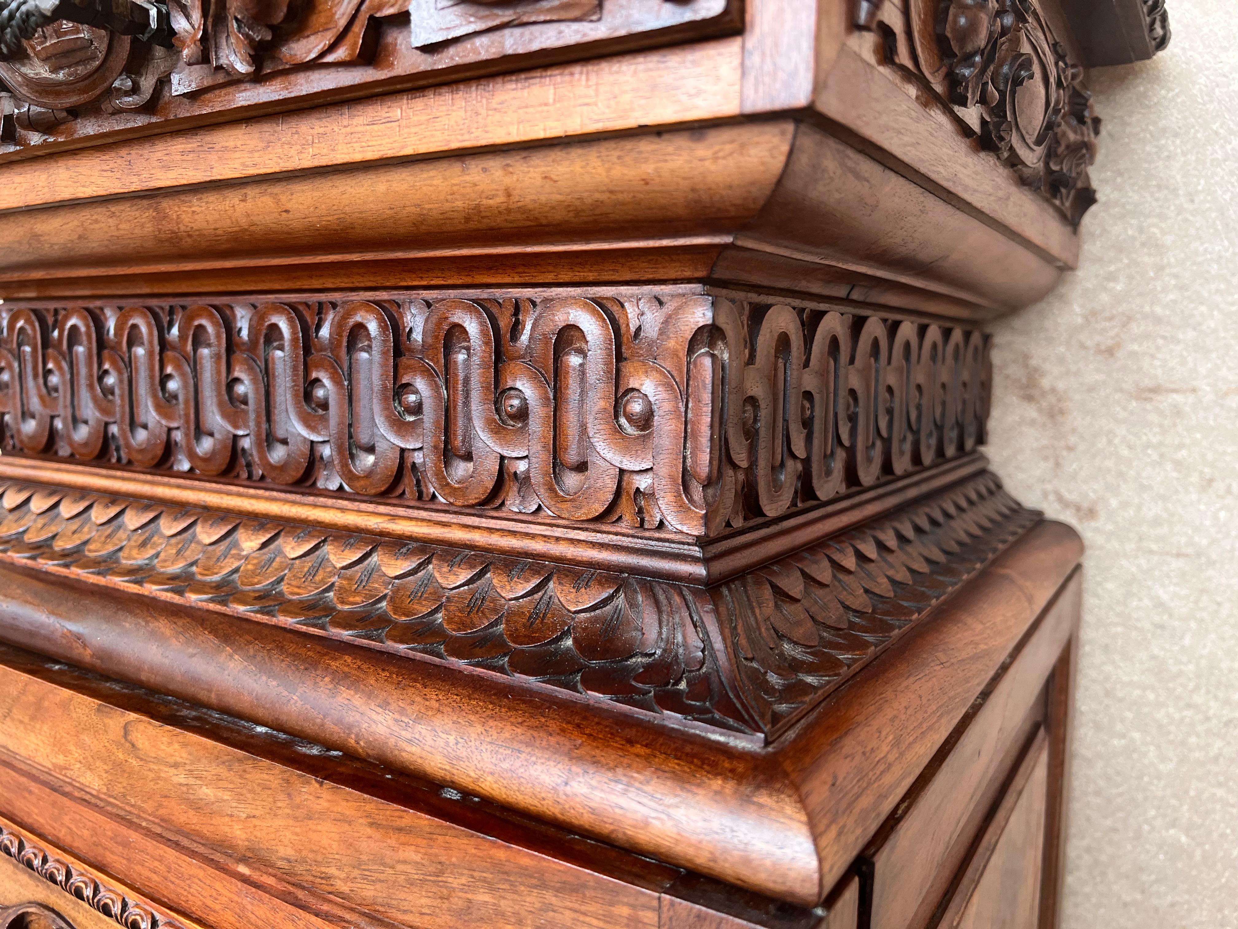 19th Pair of Italian Hand Carved Walnut Monumental Nightstands with Lamp For Sale 9