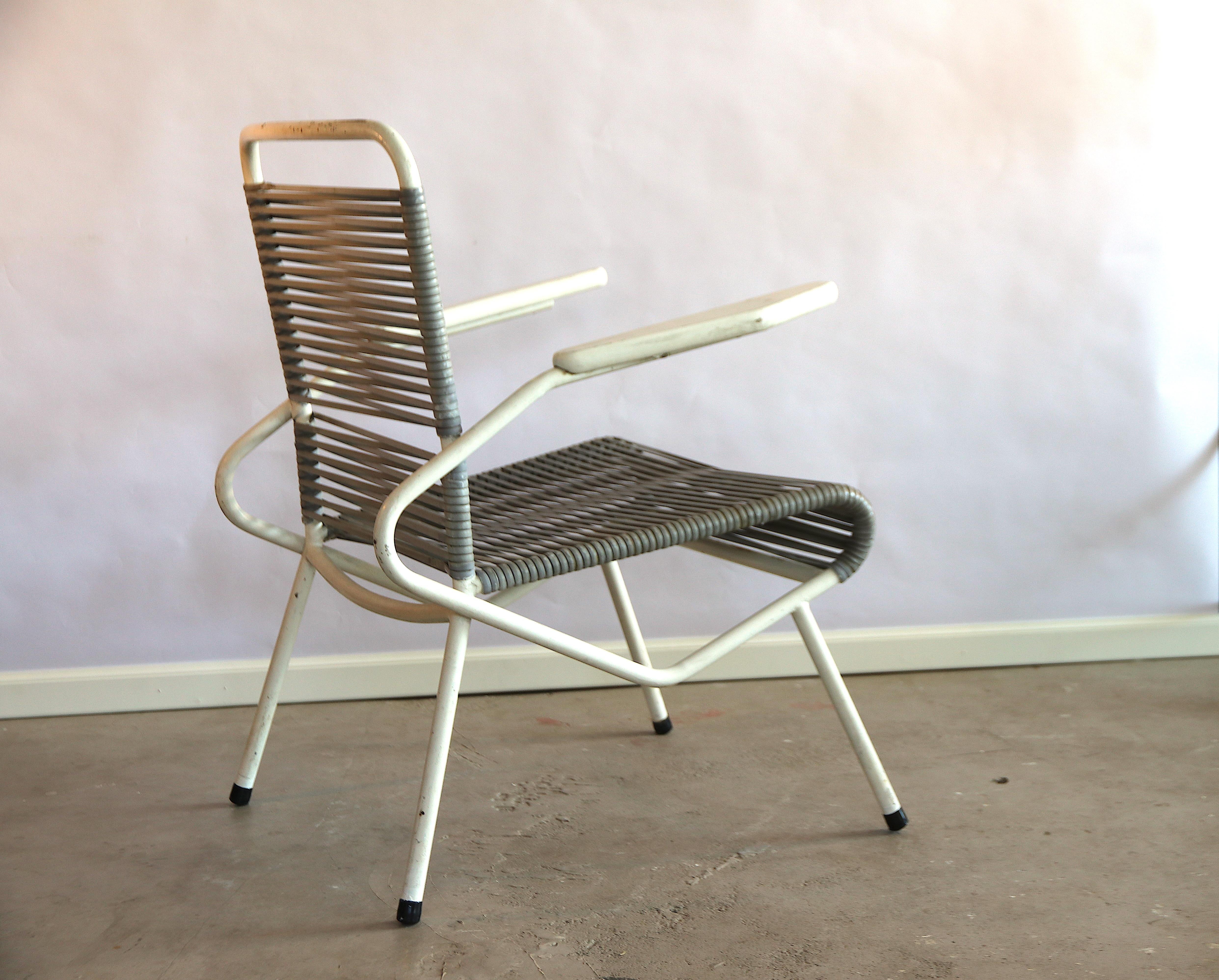 Mid-Century Modern 10x Chaises de jardin d'extérieur en acier émaillé à structure tubulaire:: style Gerrit Rietveld en vente