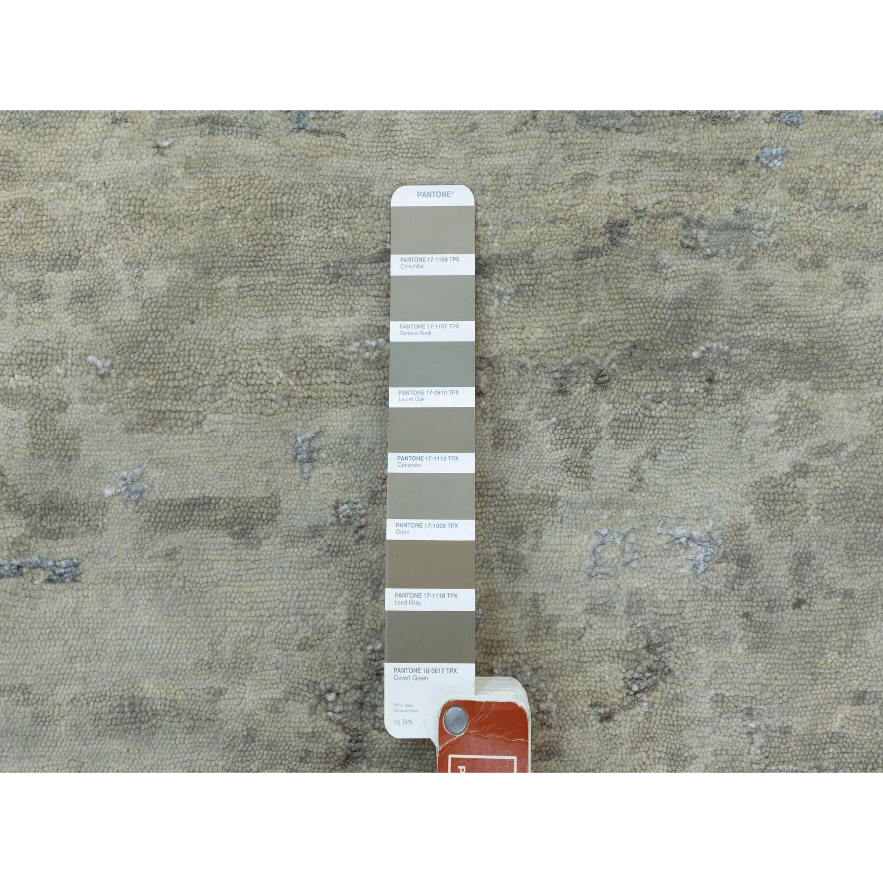 Laine 10'x10' Abstract Design Silver-Blue Tapis en laine et soie à poils longs noué à la main en vente