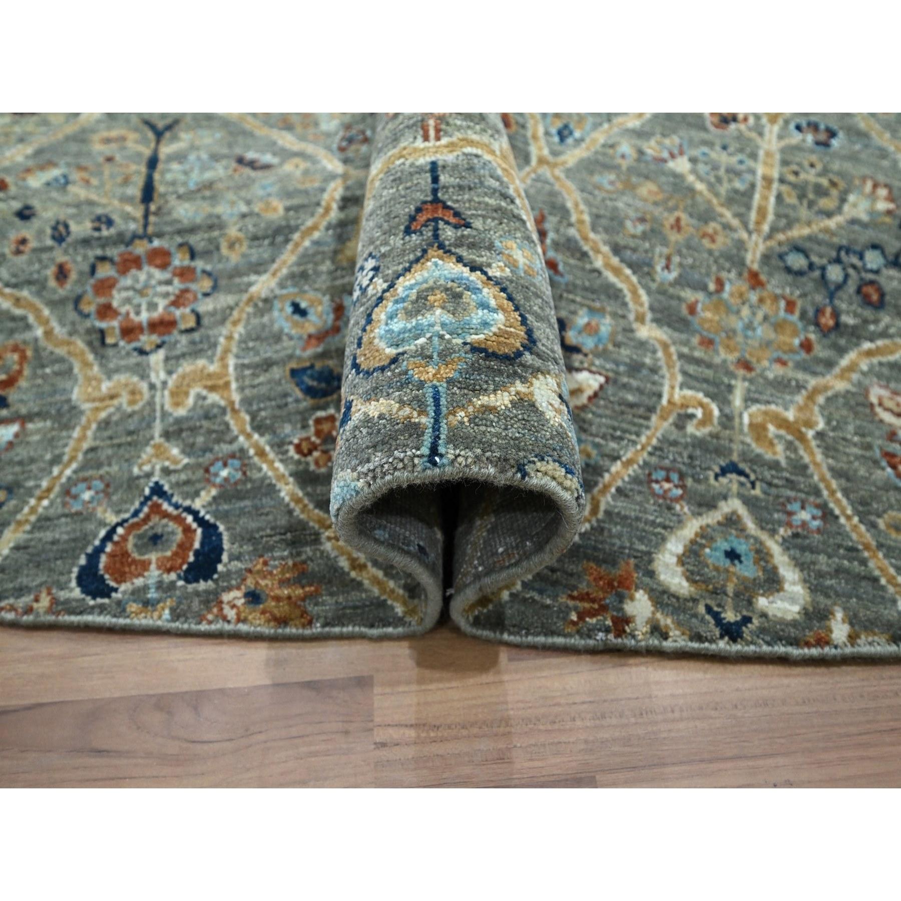 10'x10' Basil Green Hand Knotted Trellis Borderless Garden Design All Wool Rug In New Condition For Sale In Carlstadt, NJ