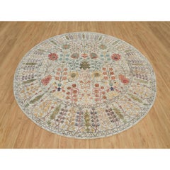 10'x10' Beige Hand Knotted Silk-Textured Wool Directional Vase Design Round Rug