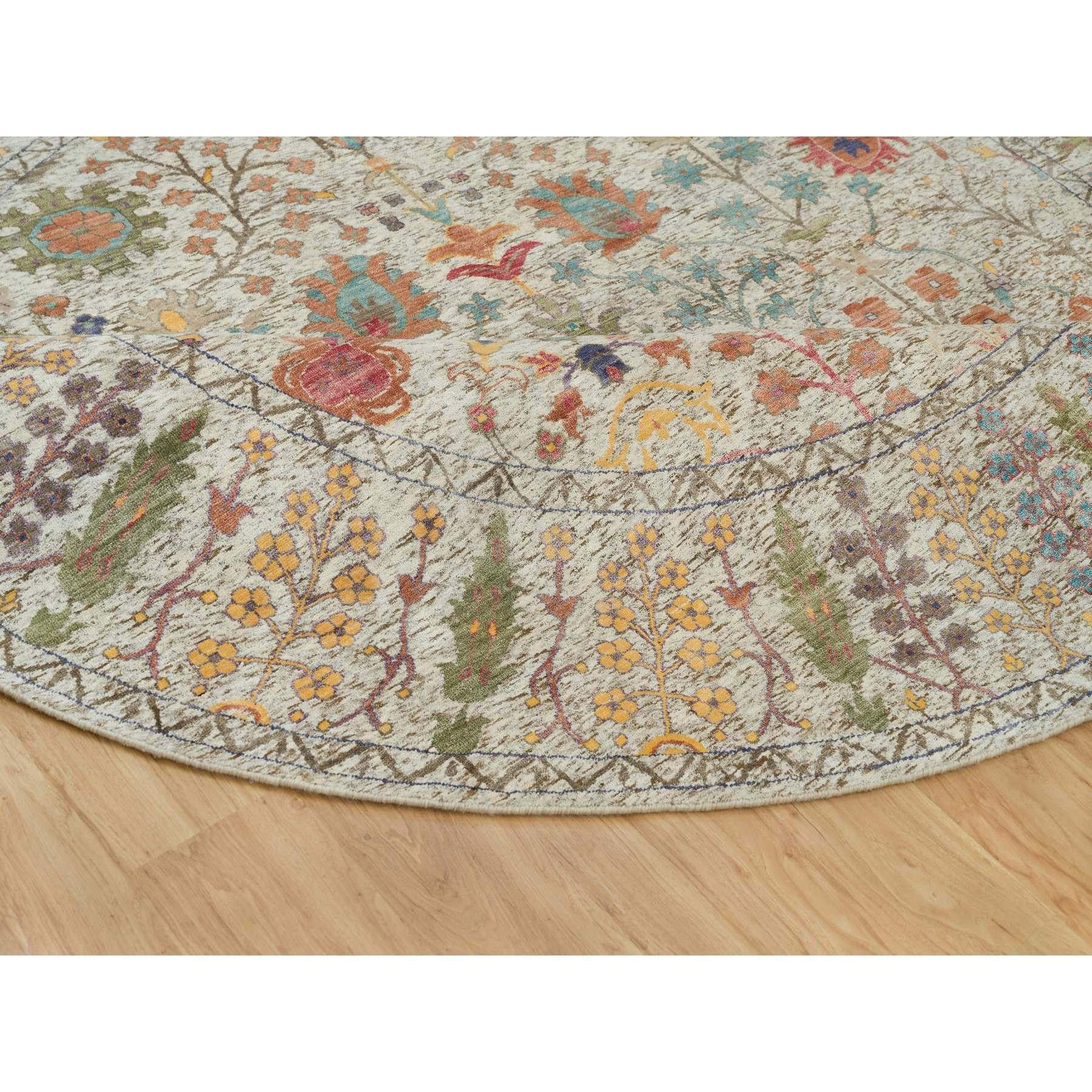 Tappeto rotondo 10'x10' Beige annodato a mano in seta e lana Directional Vase Design In condizioni Nuovo in vendita a Carlstadt, NJ