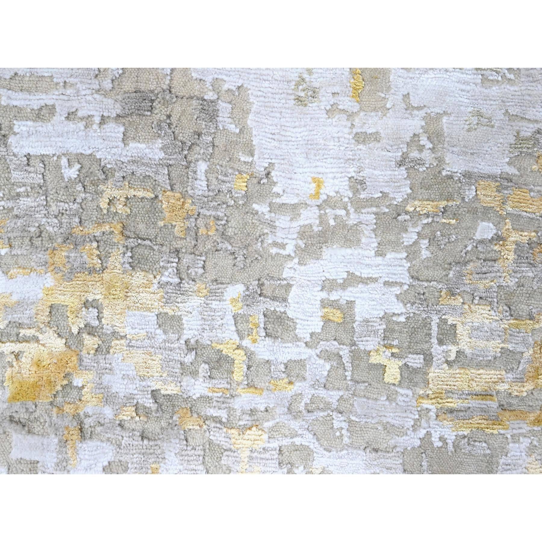 10'x10' Beige mit goldenem abstraktem Design aus Wolle und Seide, handgeknüpfter runder Teppich (Handgeknüpft) im Angebot