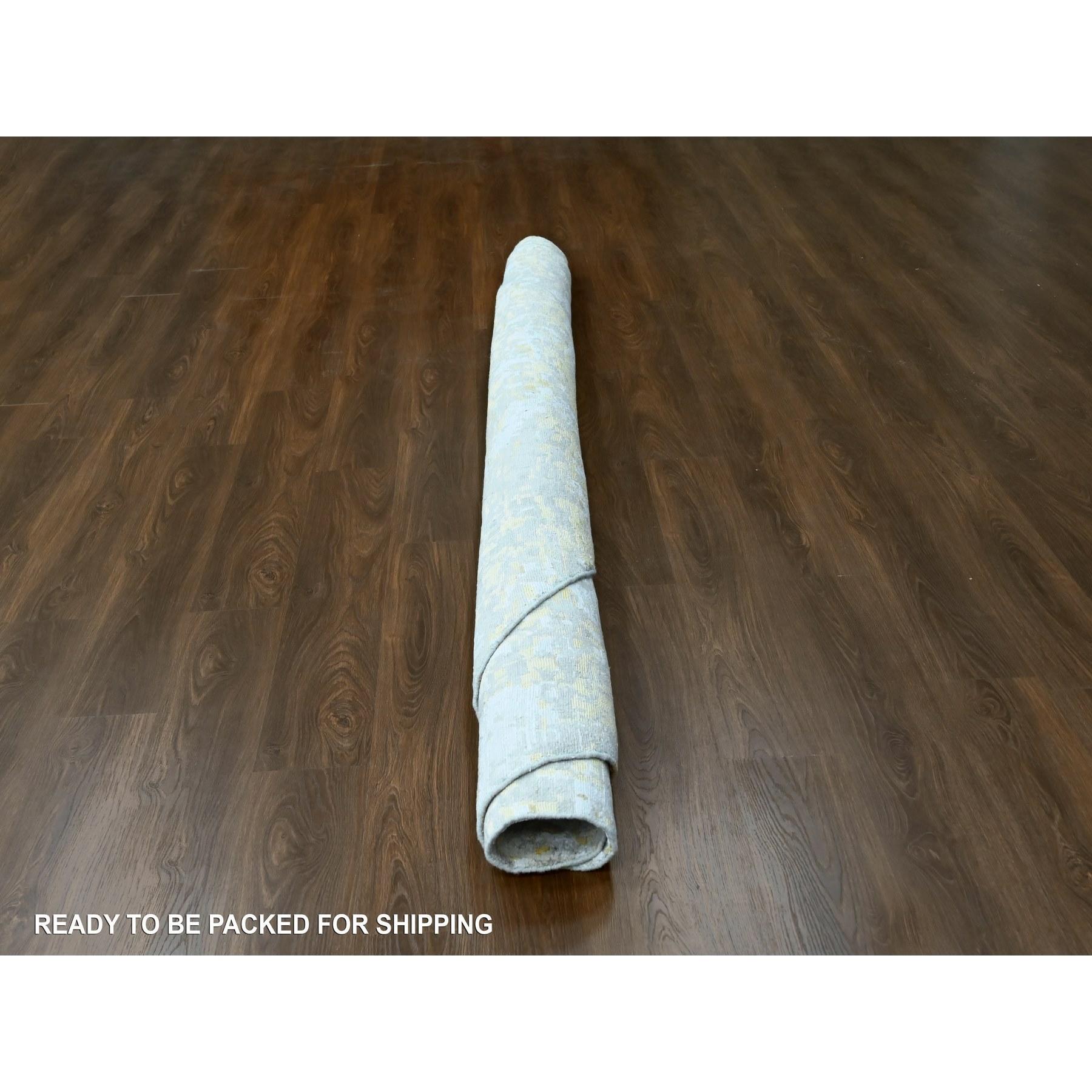 10'x10' Beige mit goldenem abstraktem Design aus Wolle und Seide, handgeknüpfter runder Teppich im Zustand „Neu“ im Angebot in Carlstadt, NJ