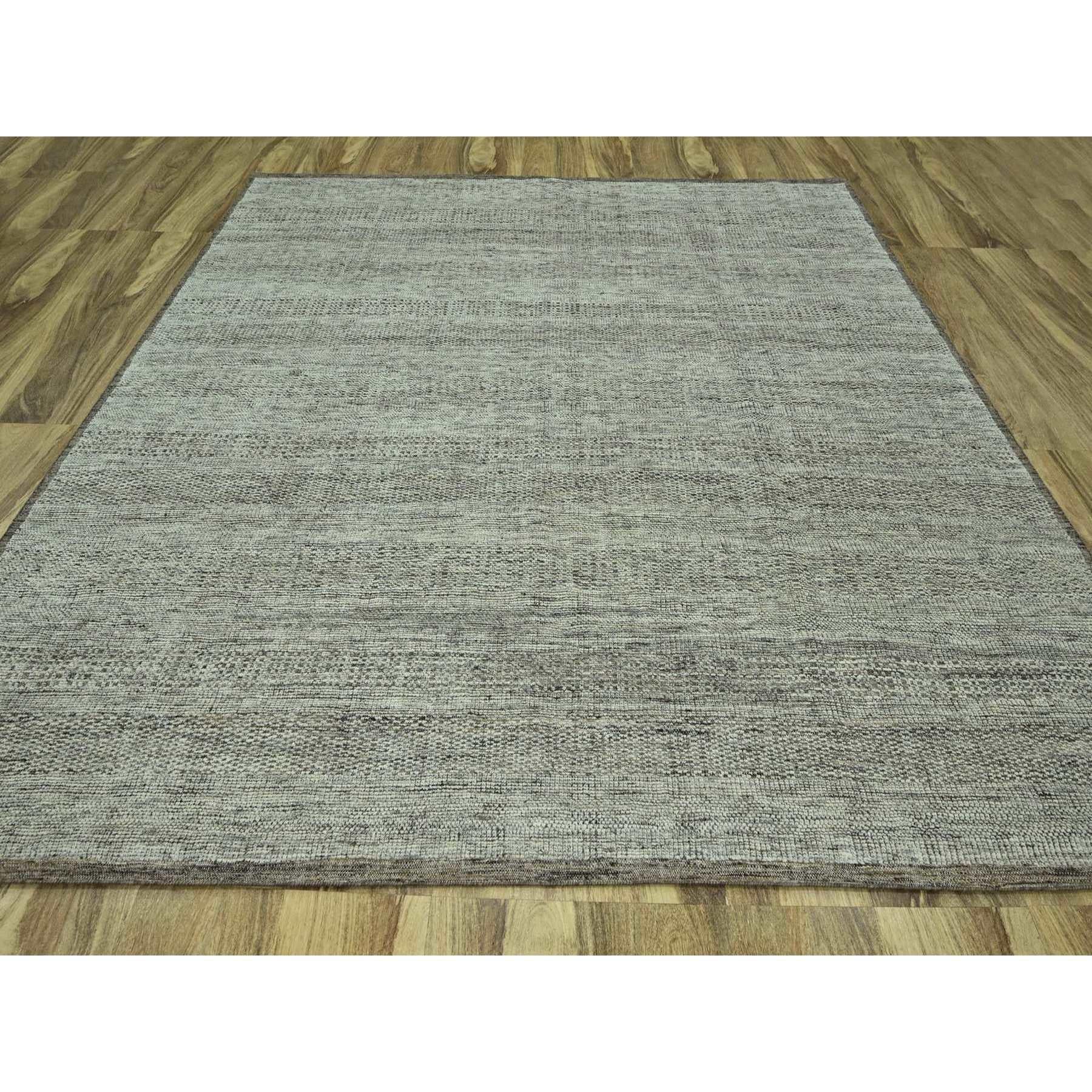 Caramel Brown, noué à la main, Oxidized and Distressed Grass Design with Exposed Warps, Organic Wool, Square, Tapis d'Orient
Matières premières : Laine
Latex : Pas de poils 
hauteur : 0,25 pouces
Style : Contemporain
Couleur primaire :