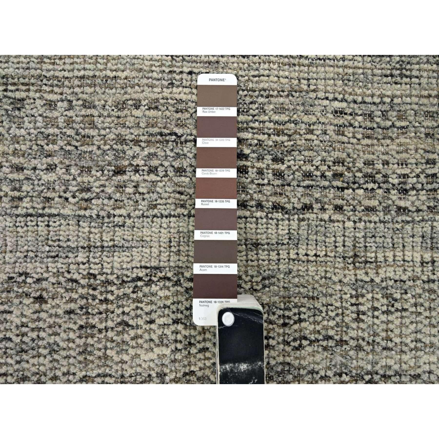 Lana 10'x10' Tappeto rotondo marrone in lana annodata a mano, con disegno di erba ossidata e afflosciata in vendita