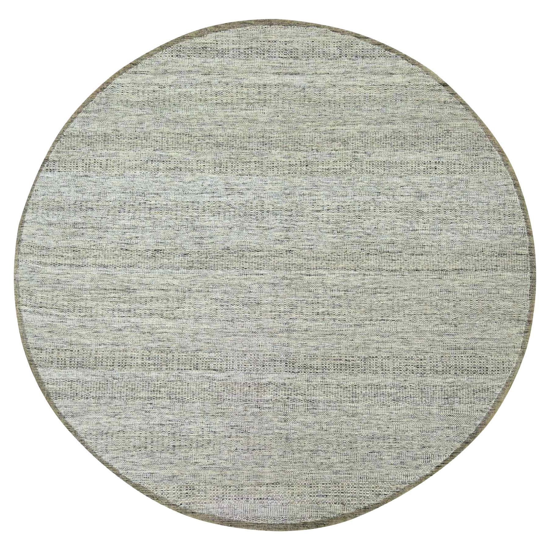 10
x10
Tappeto rotondo marrone in lana annodata a mano, con disegno di erba ossidata e afflosciata