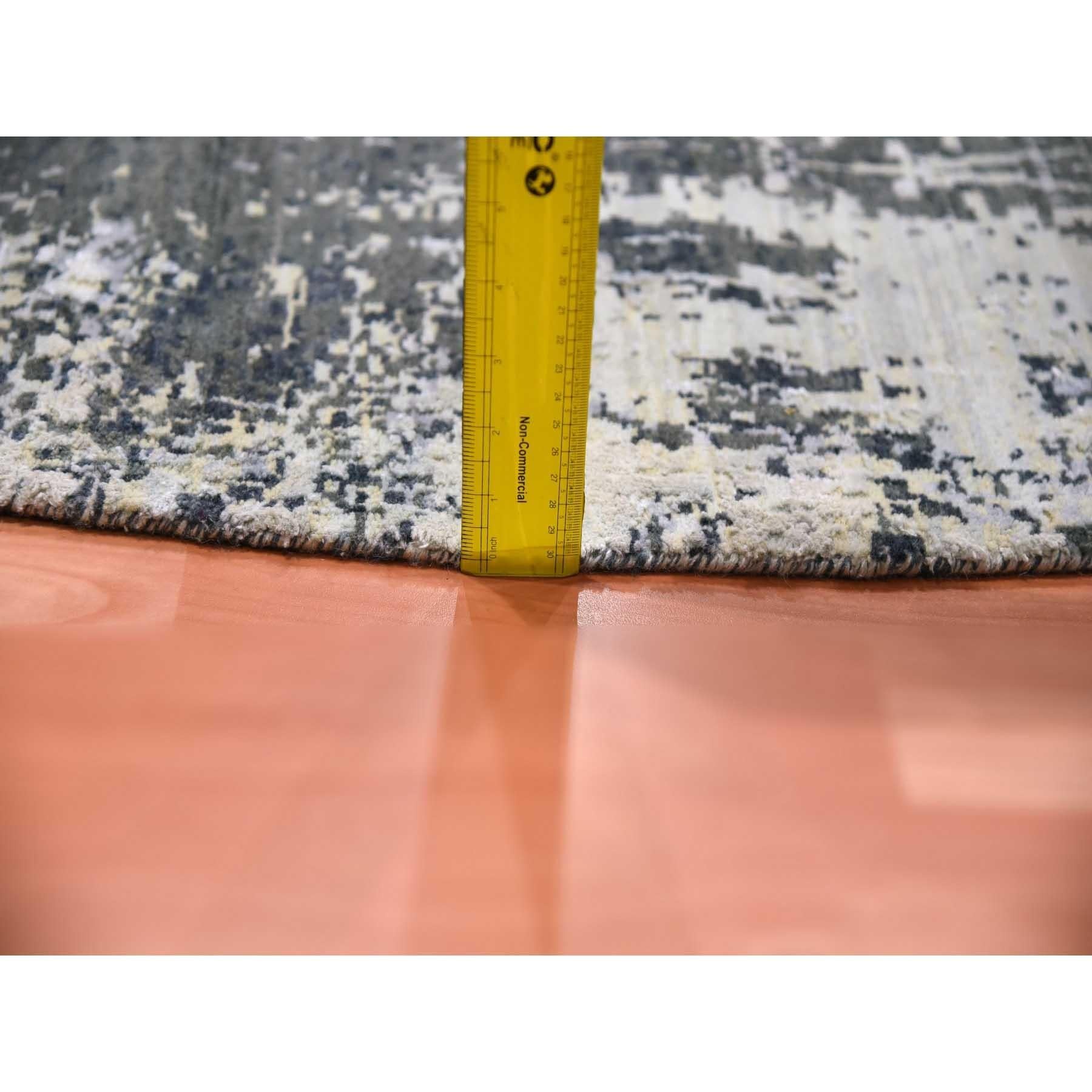 10'x10' Tappeto rotondo grigio antracite in lana e seta a trama fitta annodato a mano in vendita 3