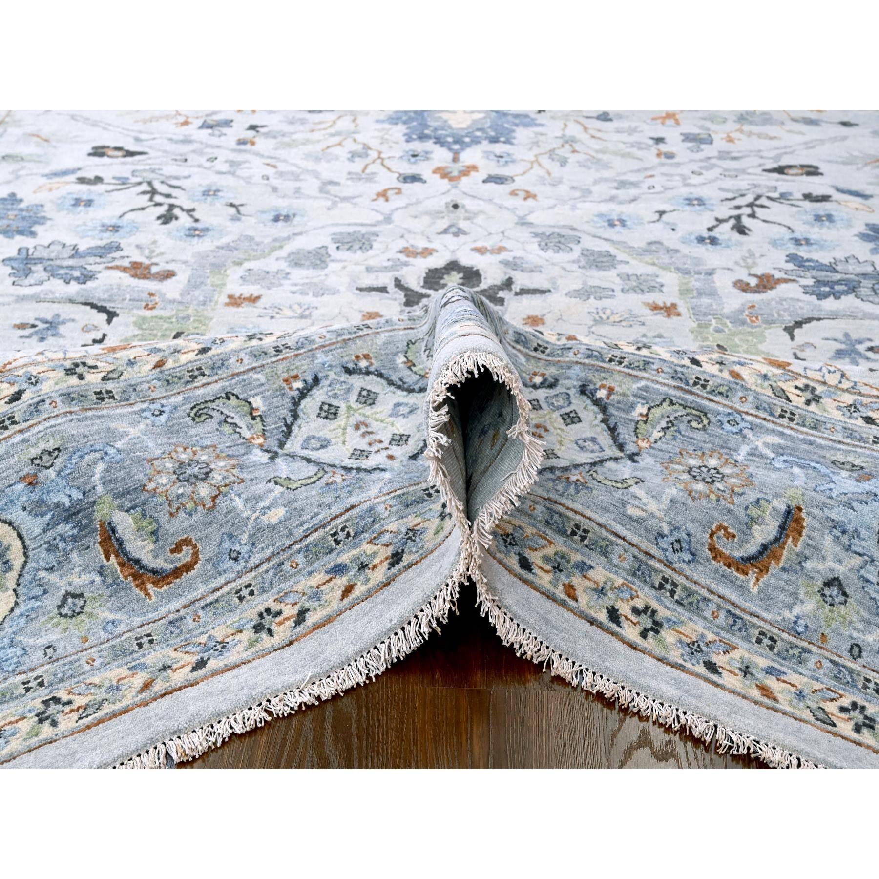 10'x10' Chiffon White Hand Knotted Denser Weave Oushak Wool Square Oriental Rug im Zustand „Neu“ im Angebot in Carlstadt, NJ