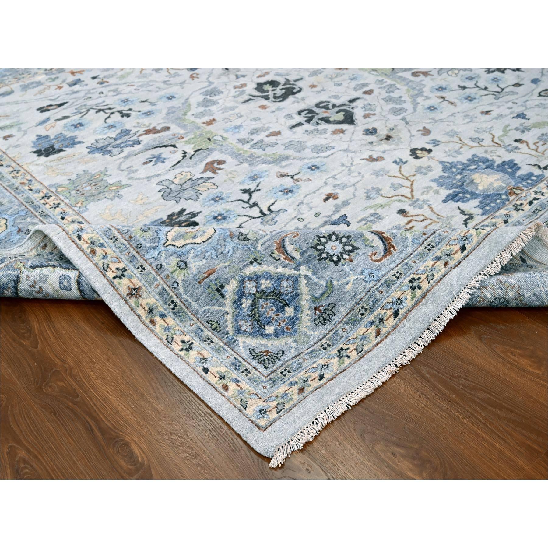 10'x10' Chiffon White Hand Knotted Denser Weave Oushak Wool Square Oriental Rug (21. Jahrhundert und zeitgenössisch) im Angebot