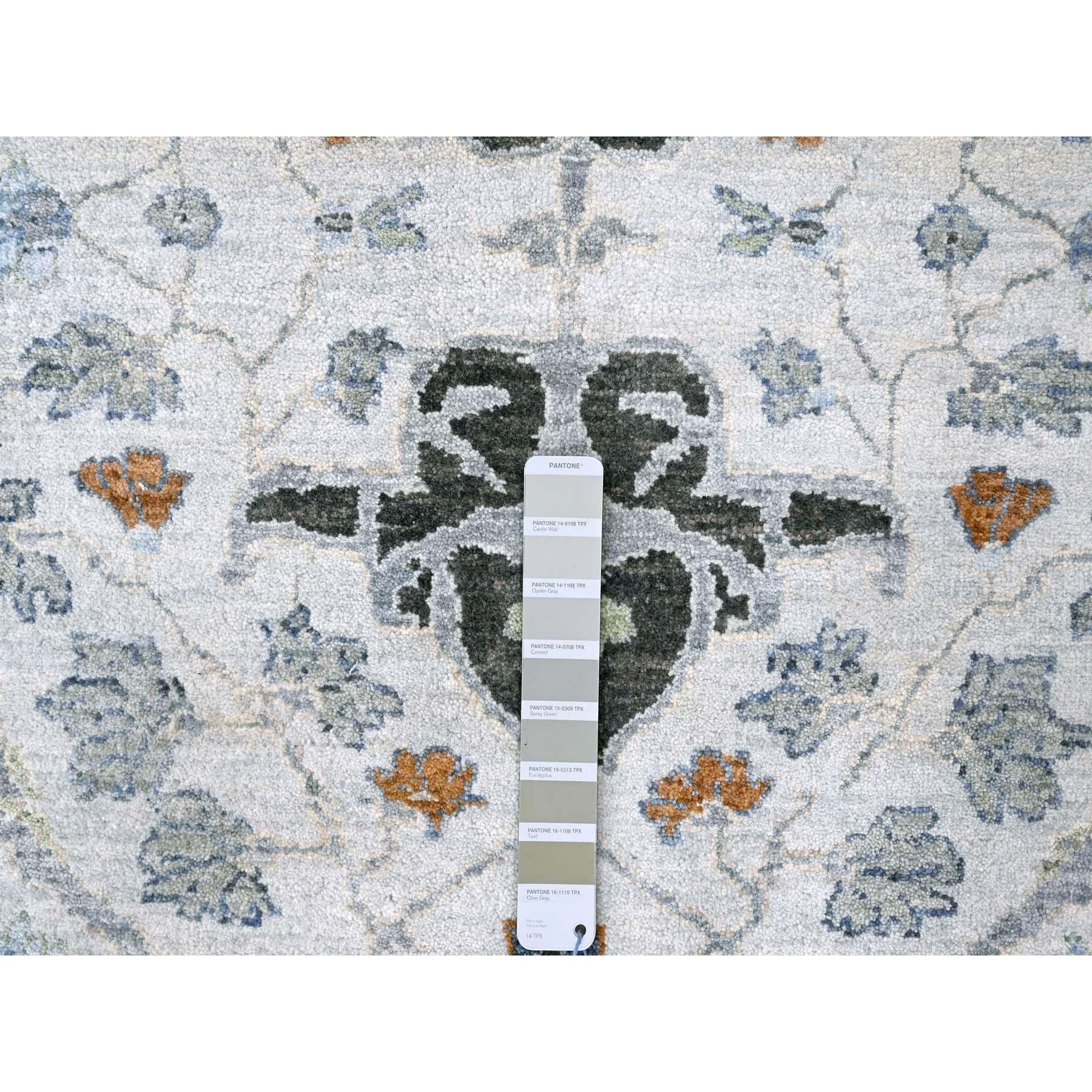 10'x10' Chiffon White Hand Knotted Denser Weave Oushak Wool Square Oriental Rug (Wolle) im Angebot