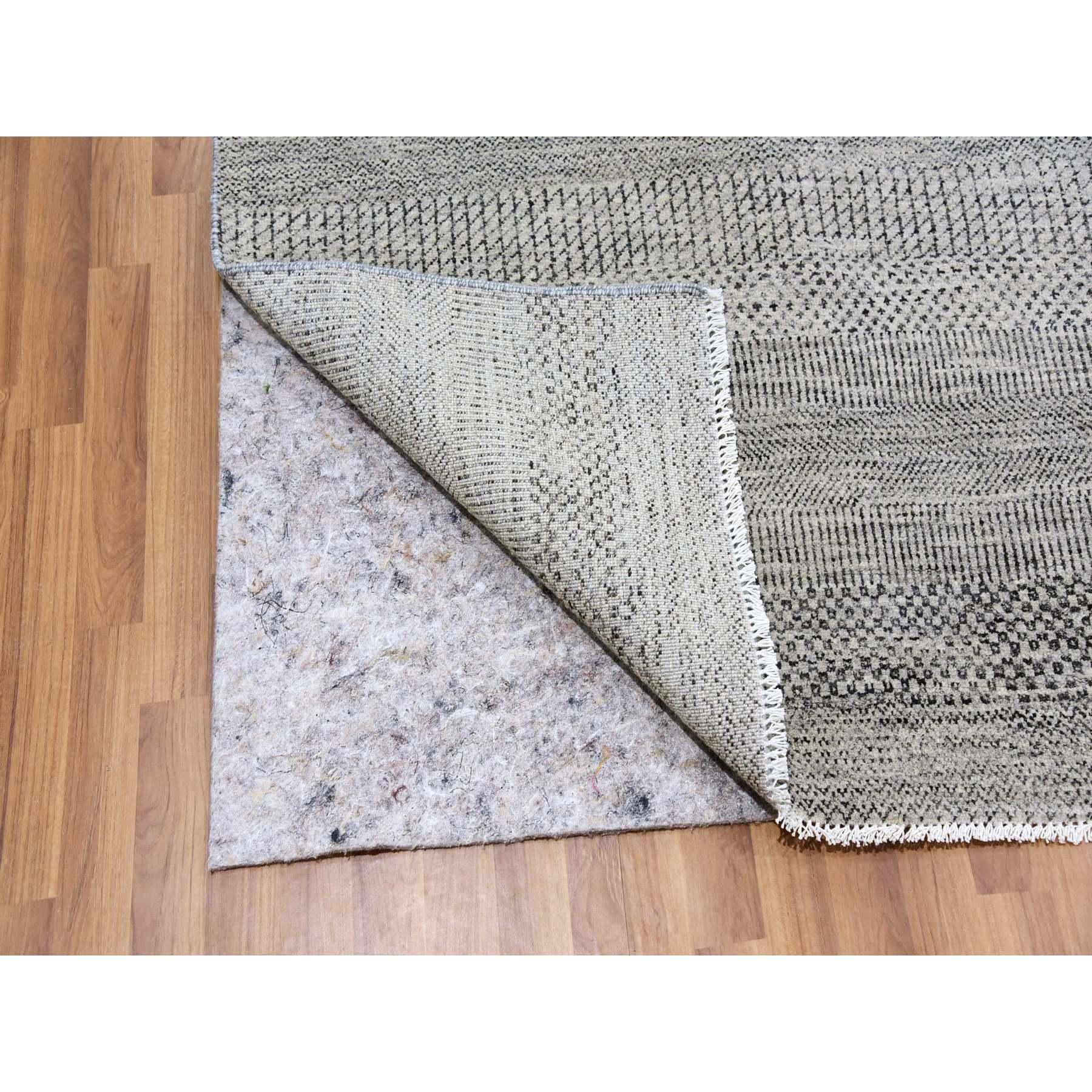 Indian 10'x10' Cloud Gray Hand Knotted Pure Undyed Wool Round Grass Design Rug For Sale